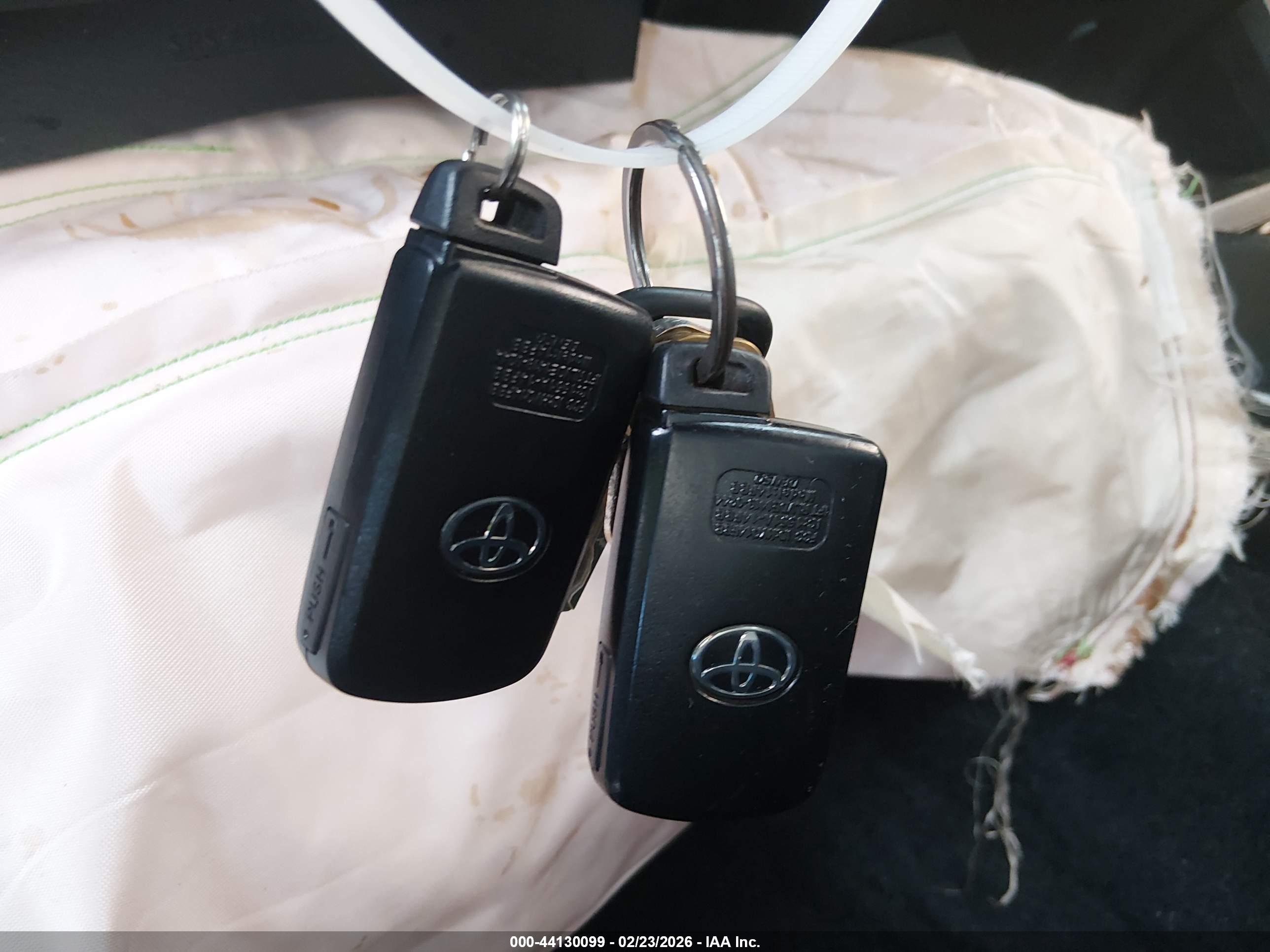 TOYOTA TACOMA image 11