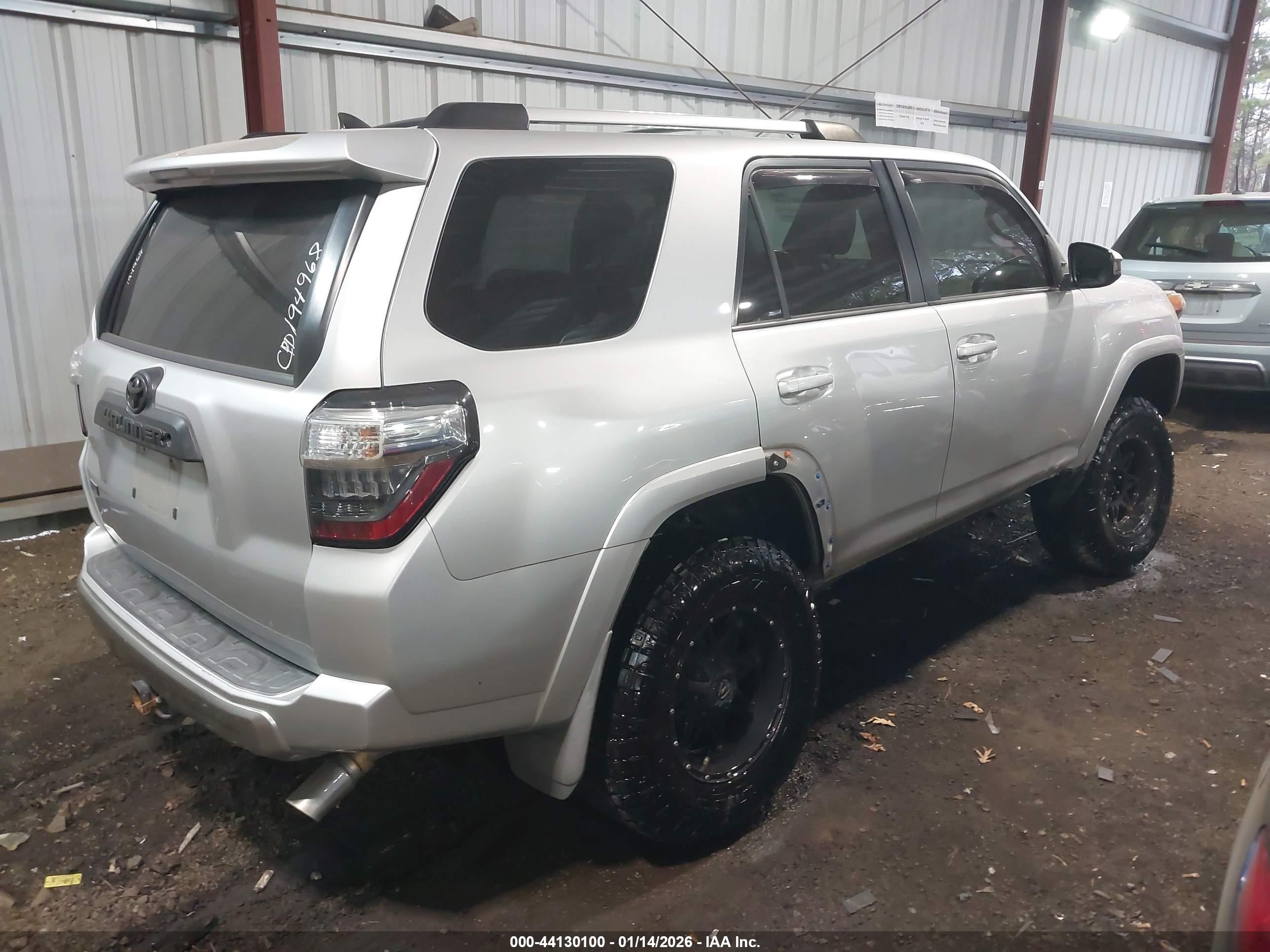 TOYOTA 4RUNNER image 4