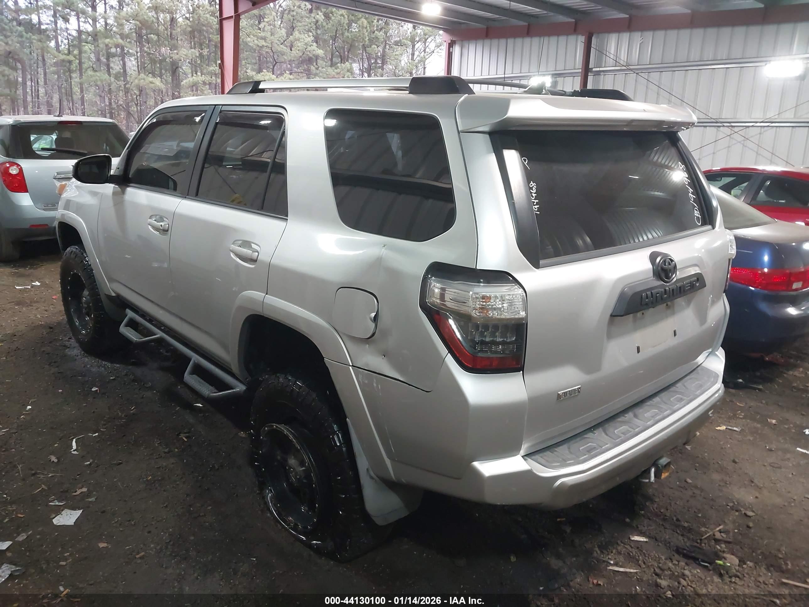 TOYOTA 4RUNNER image 6