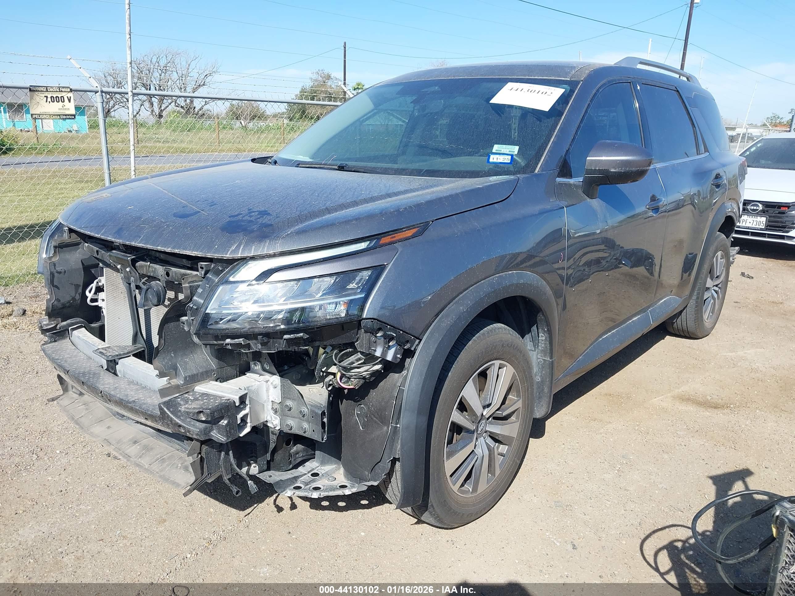 NISSAN PATHFINDER image 2
