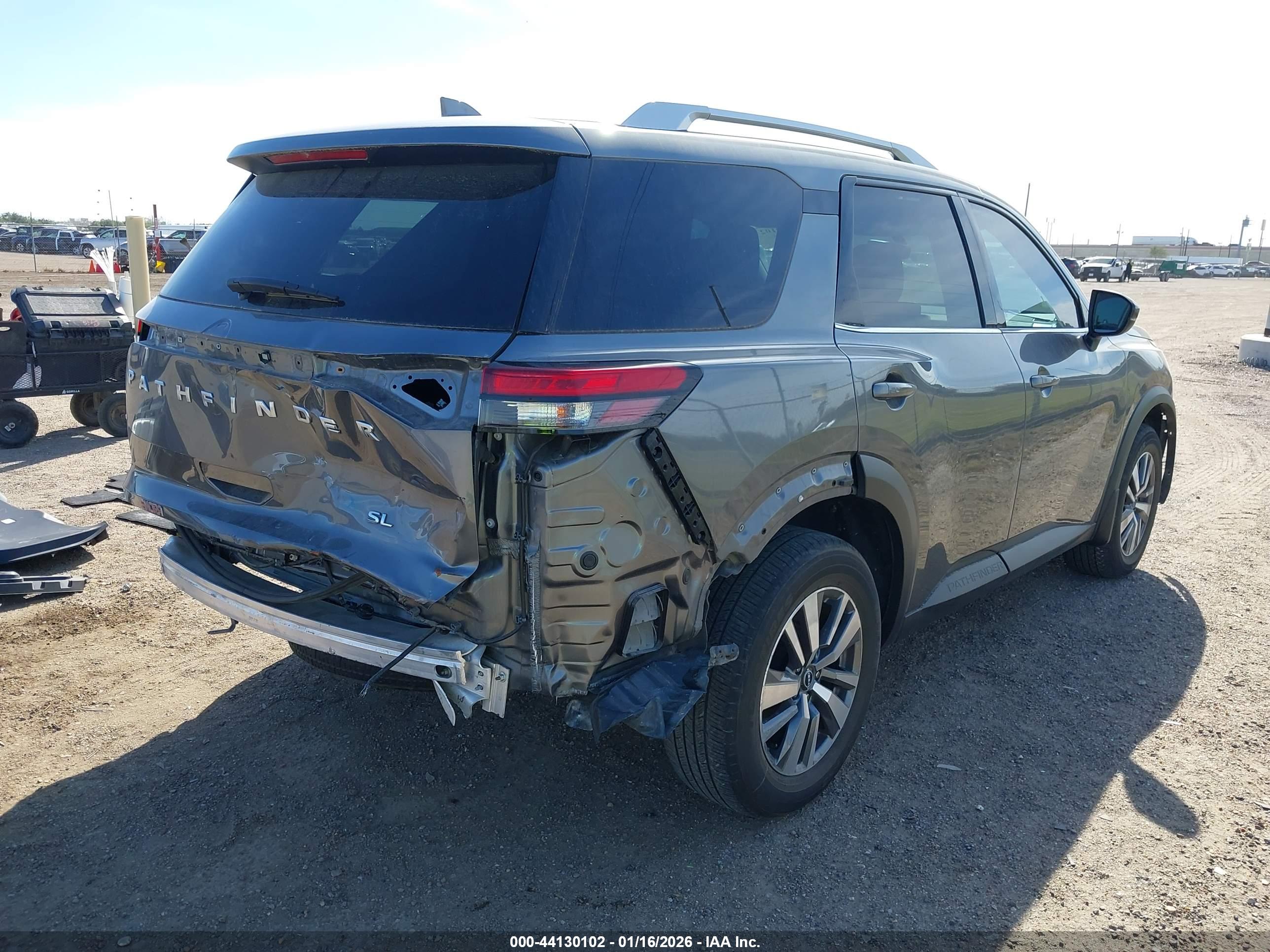 NISSAN PATHFINDER image 4