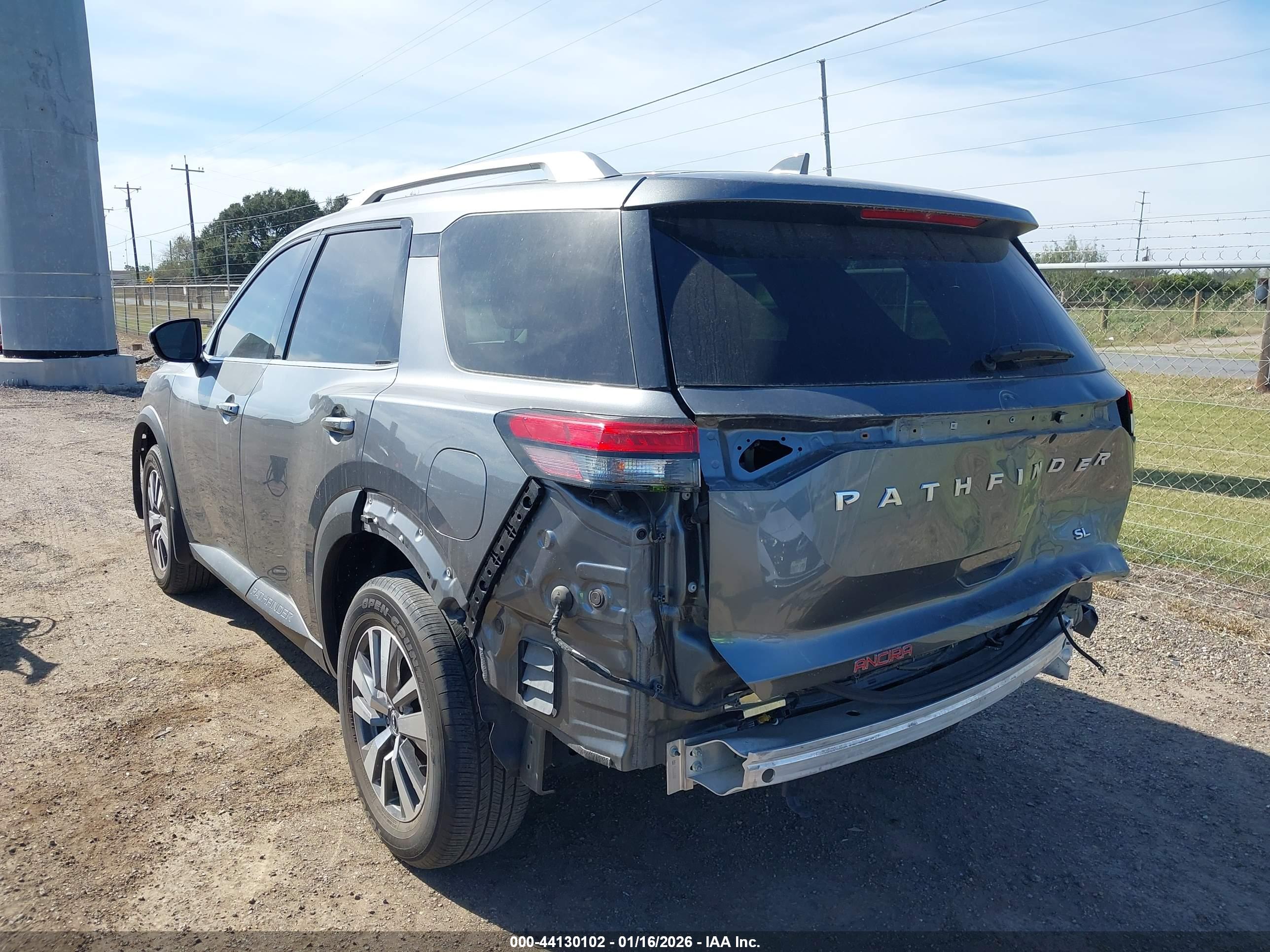 NISSAN PATHFINDER image 6