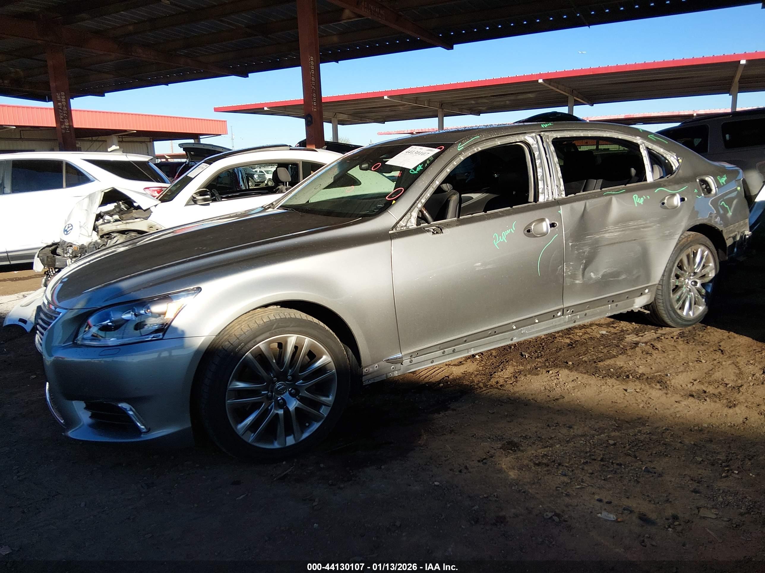LEXUS LS image 6