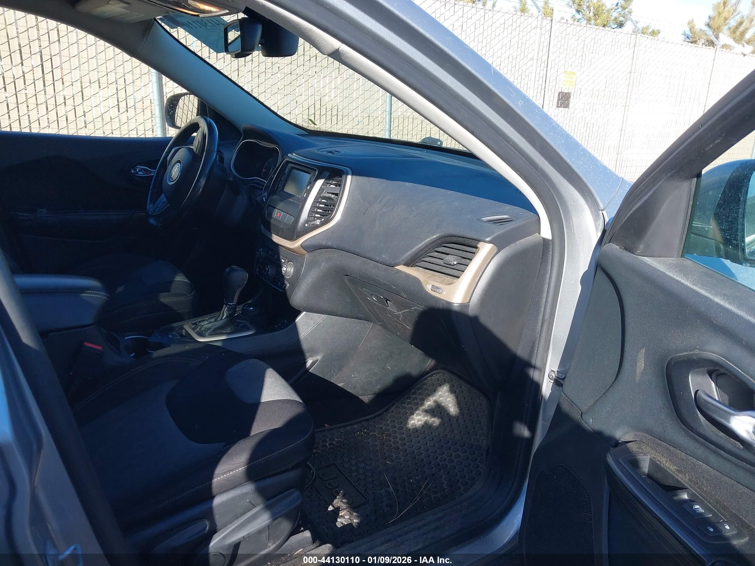 JEEP CHEROKEE image 5