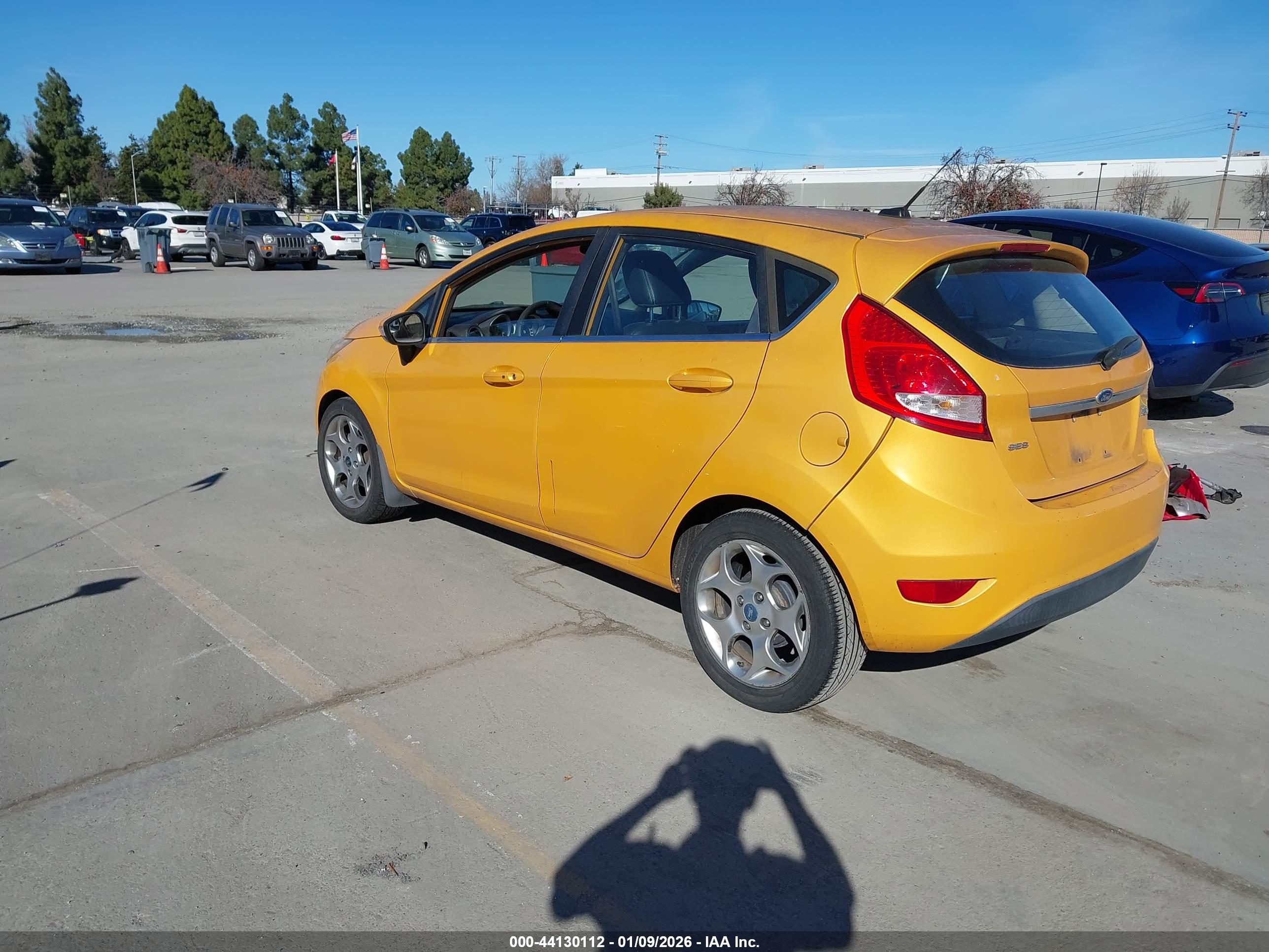 FORD FIESTA image 3