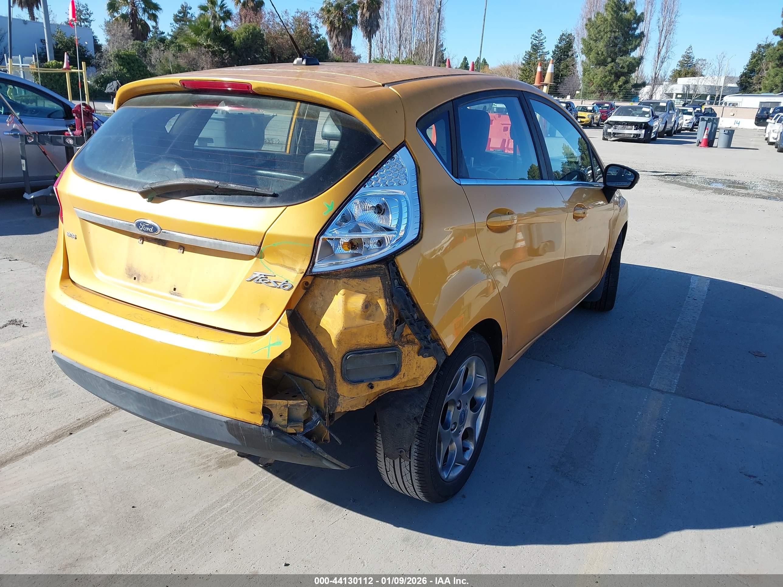 FORD FIESTA image 6
