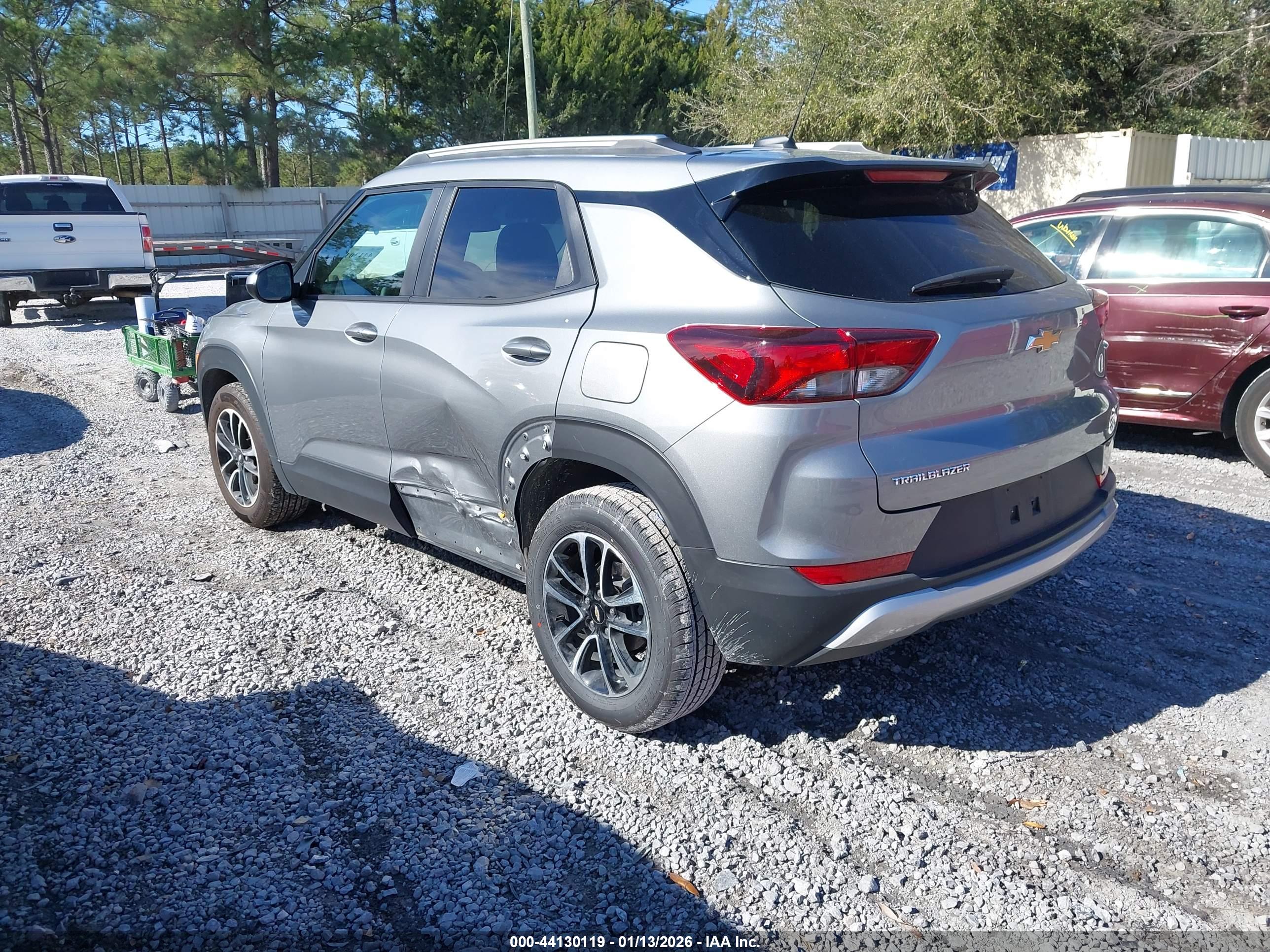 CHEVROLET TRAILBLAZER image 3