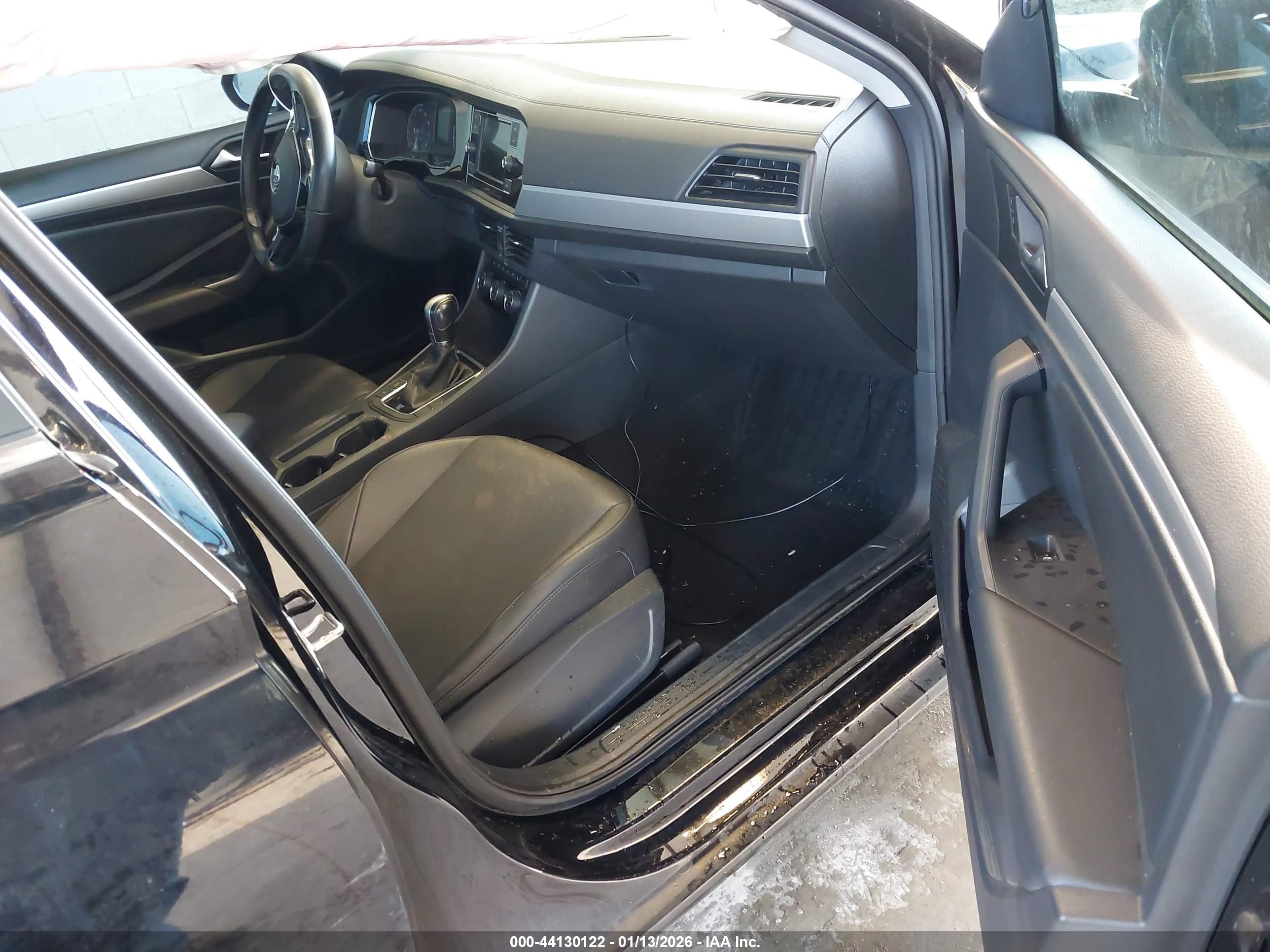 VOLKSWAGEN JETTA image 5