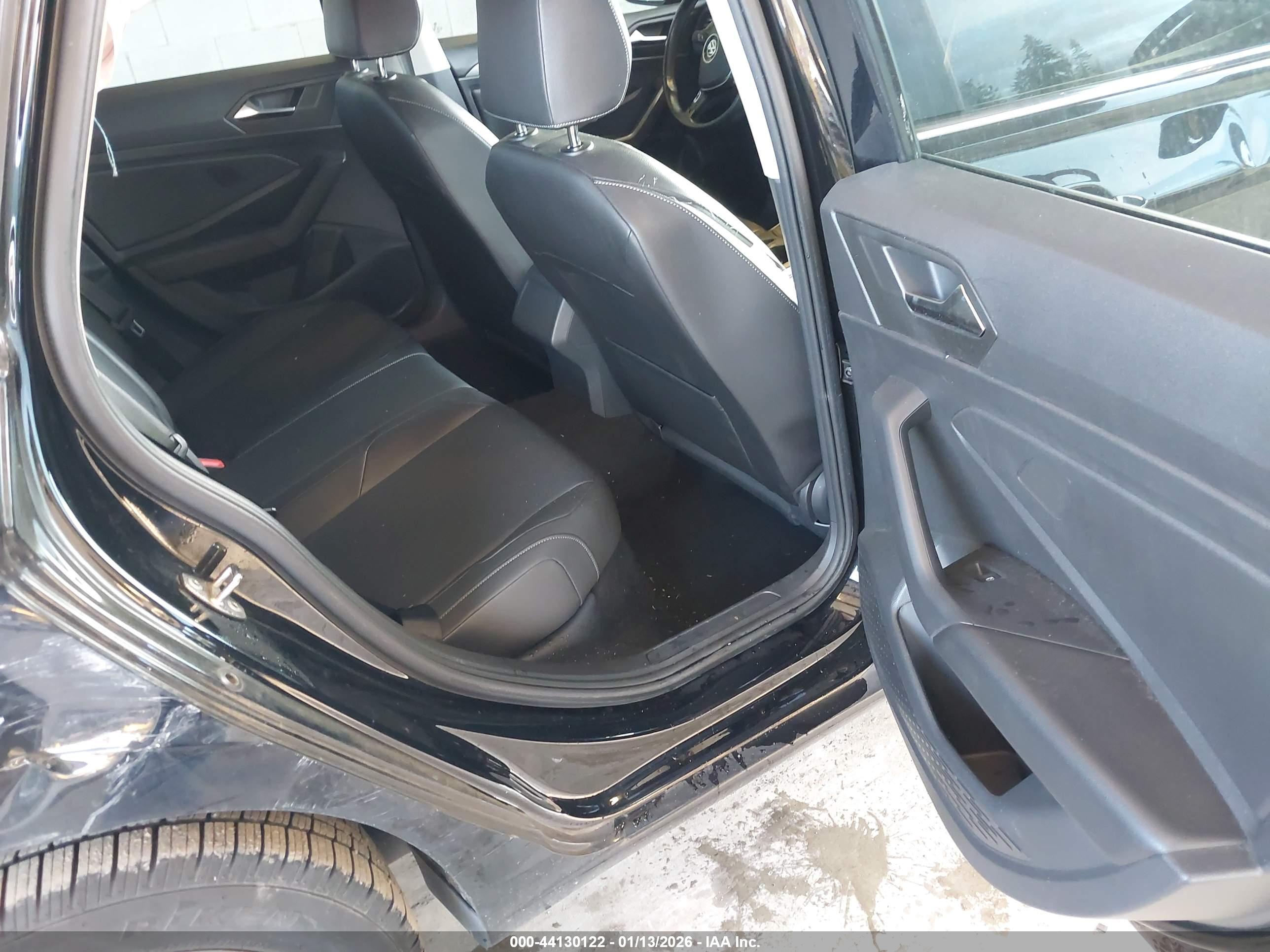 VOLKSWAGEN JETTA image 8