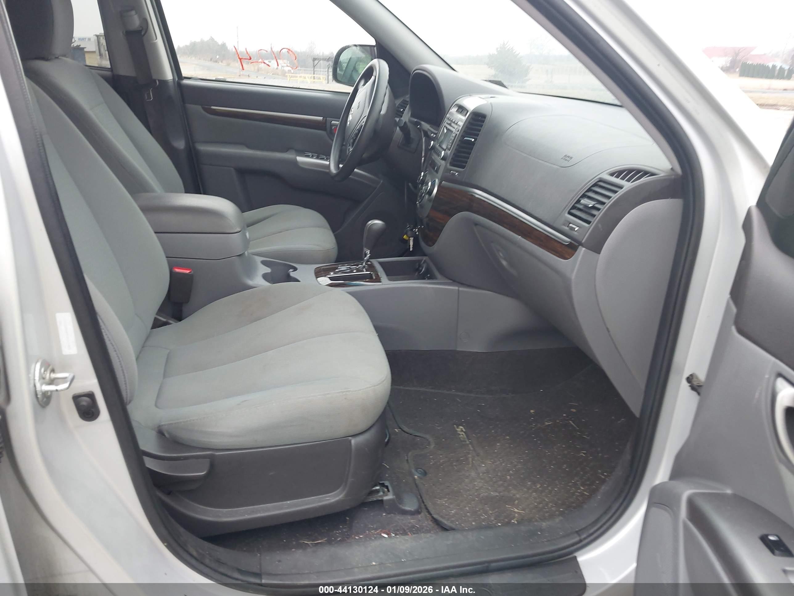 HYUNDAI SANTA image 5