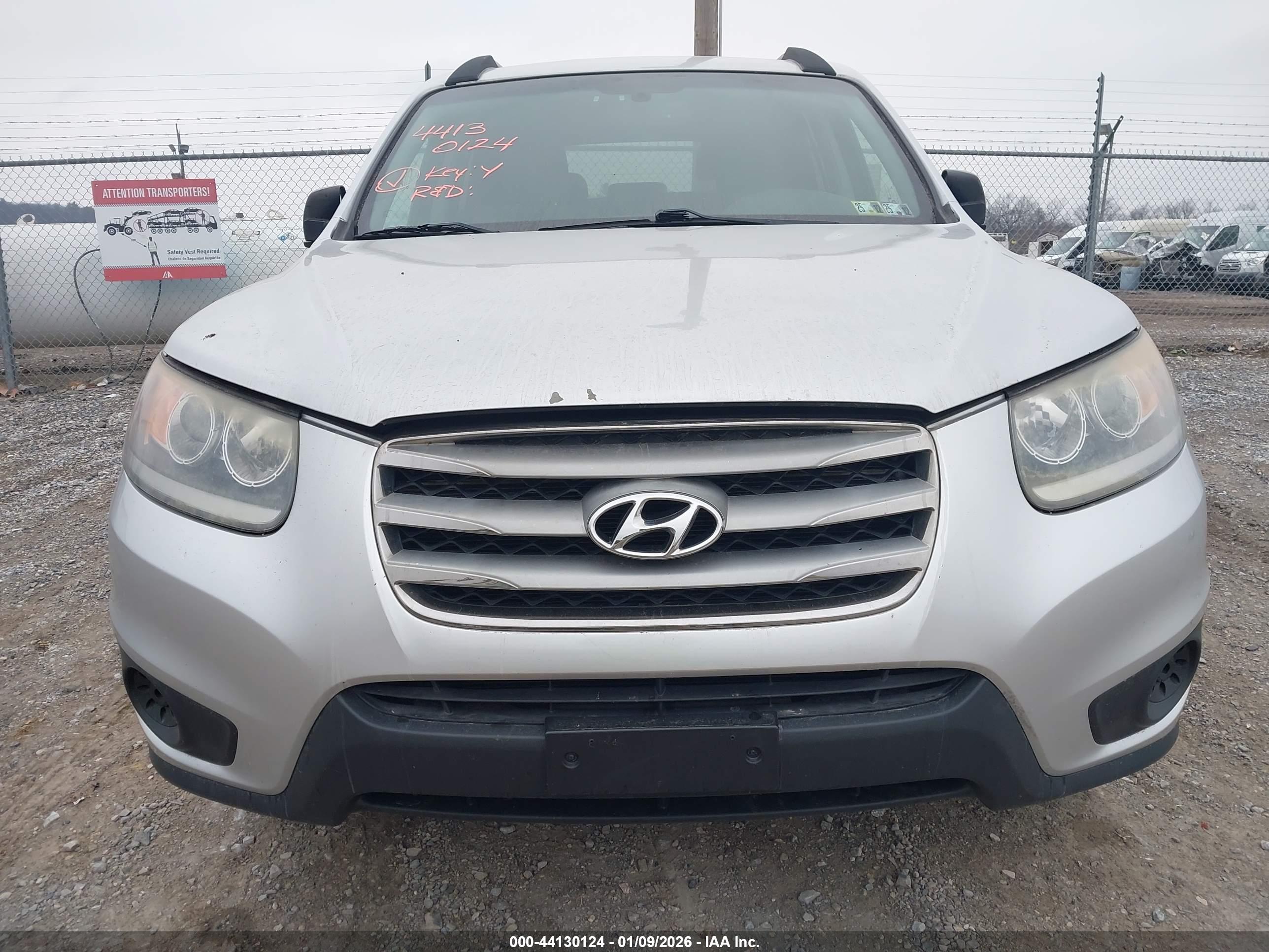 HYUNDAI SANTA image 6