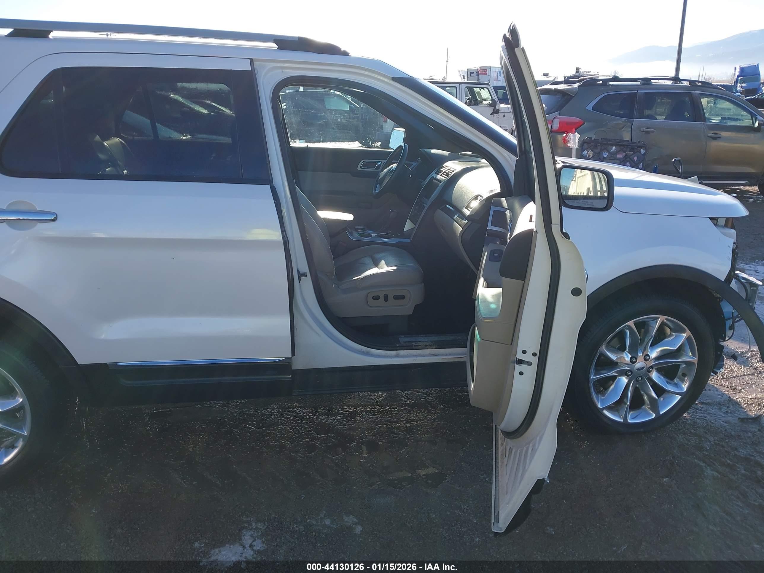 FORD EXPLORER image 5