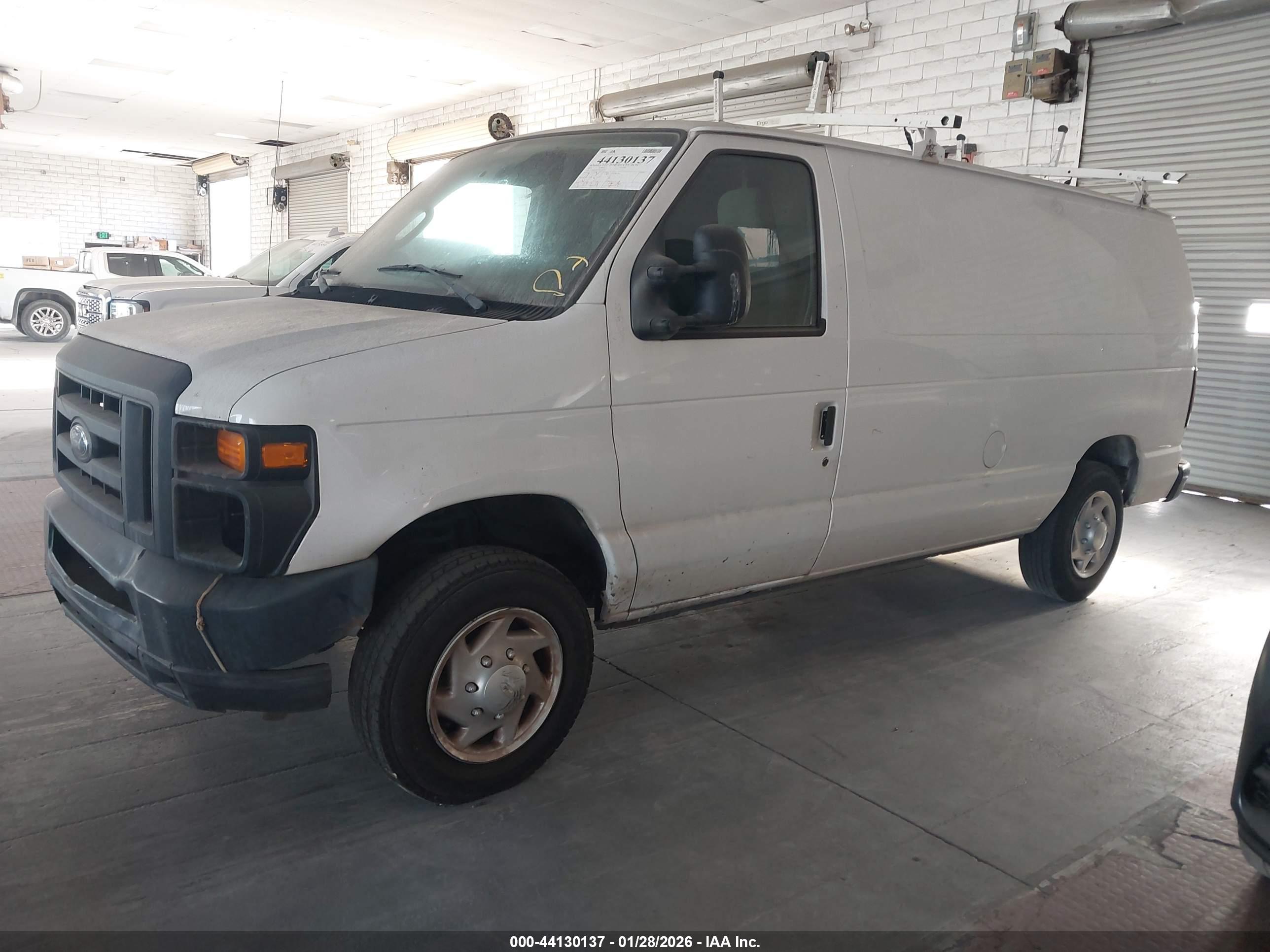 FORD E-150 image 2