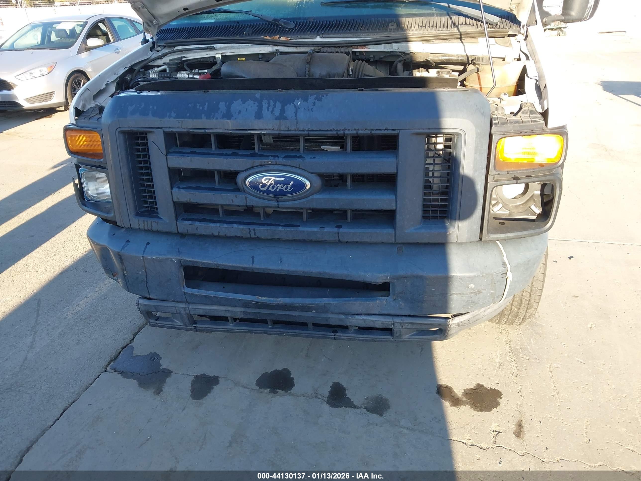 FORD E-150 image 6