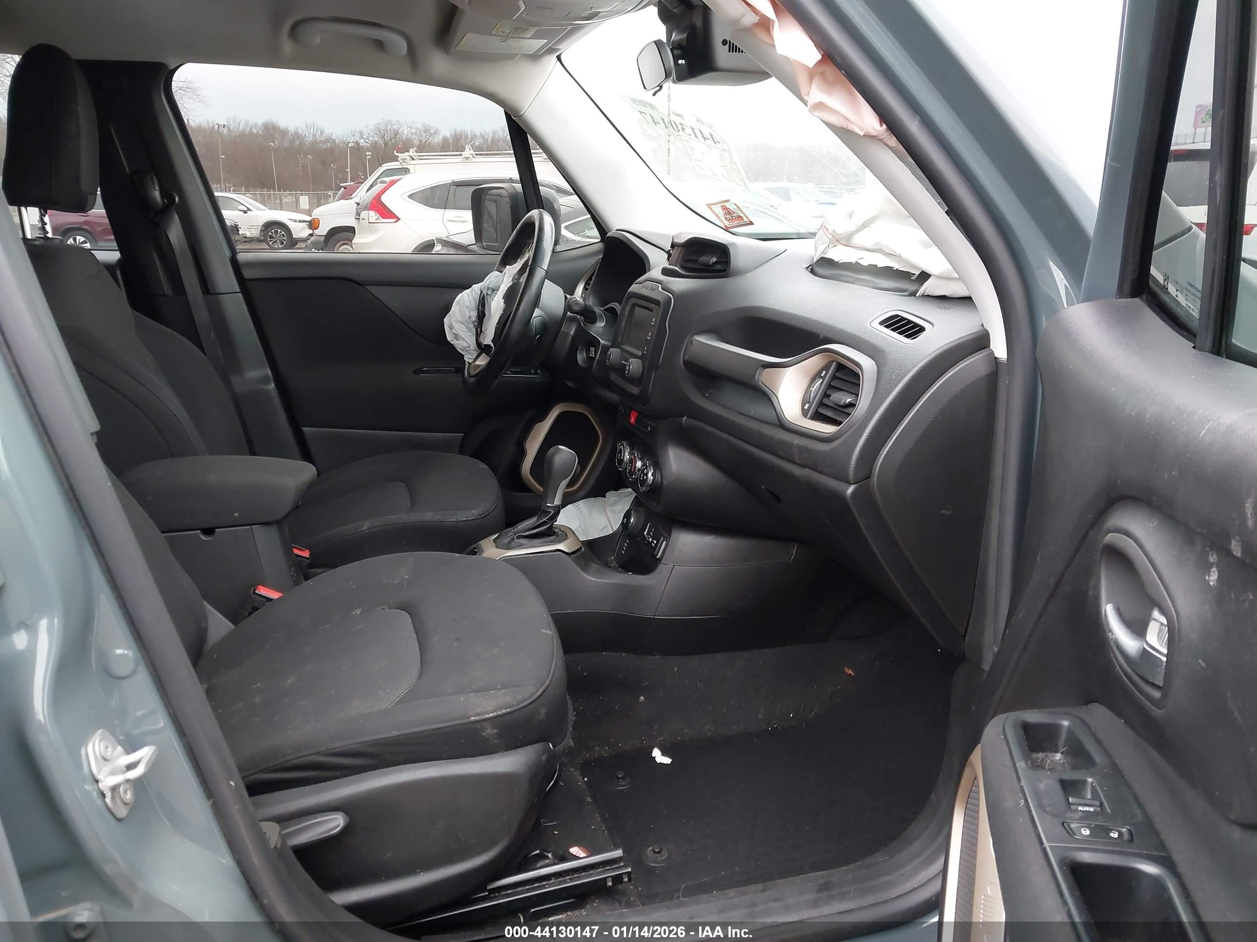 JEEP RENEGADE image 5