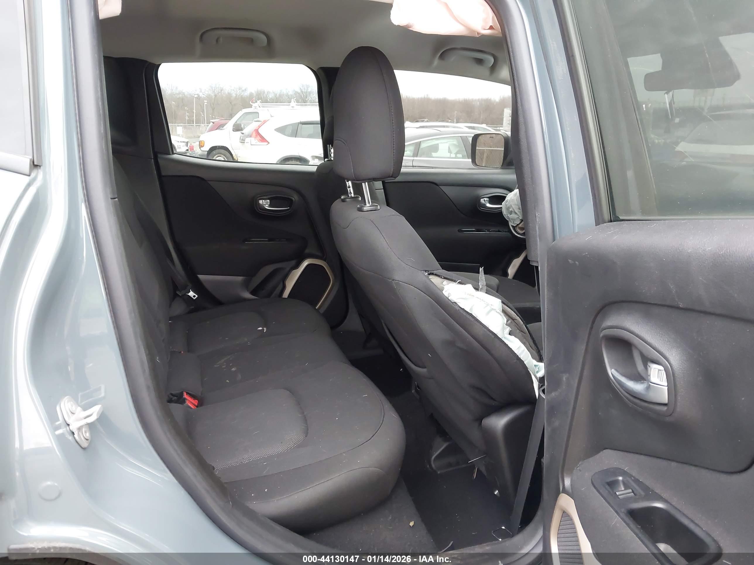JEEP RENEGADE image 8