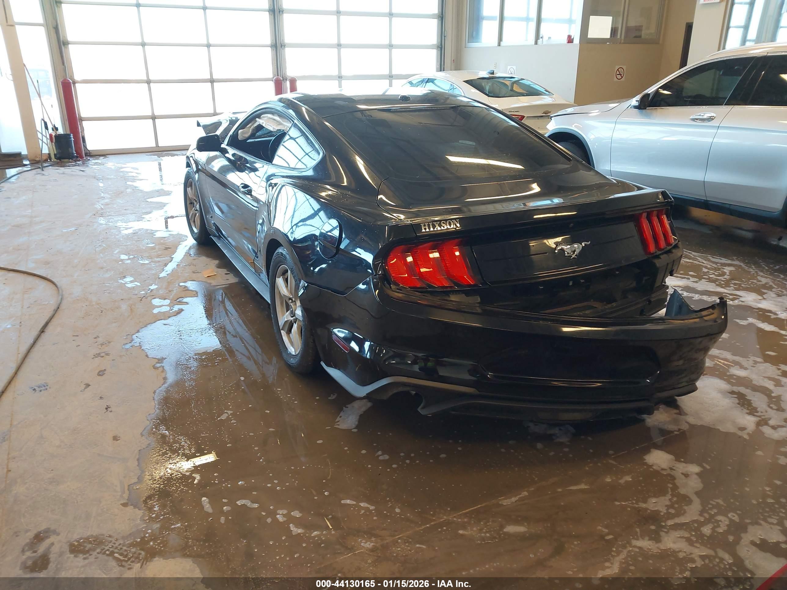 FORD MUSTANG image 3