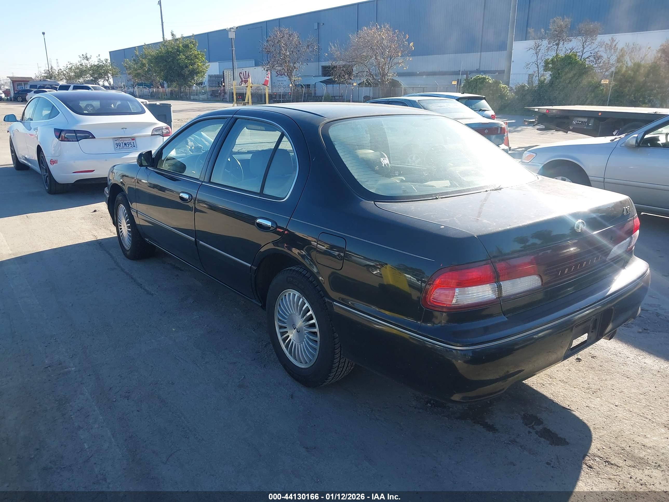 INFINITI I30 image 3