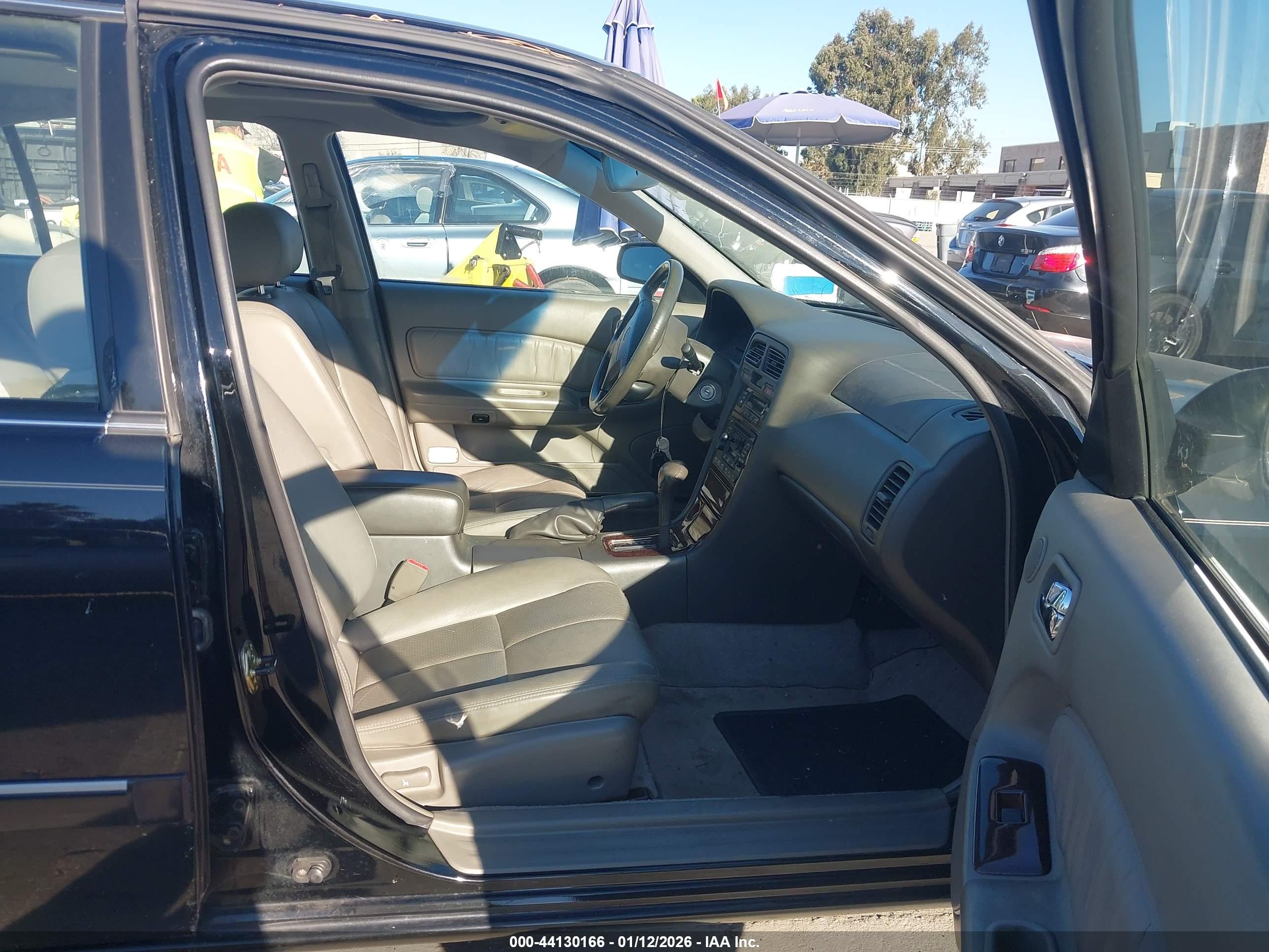 INFINITI I30 image 5