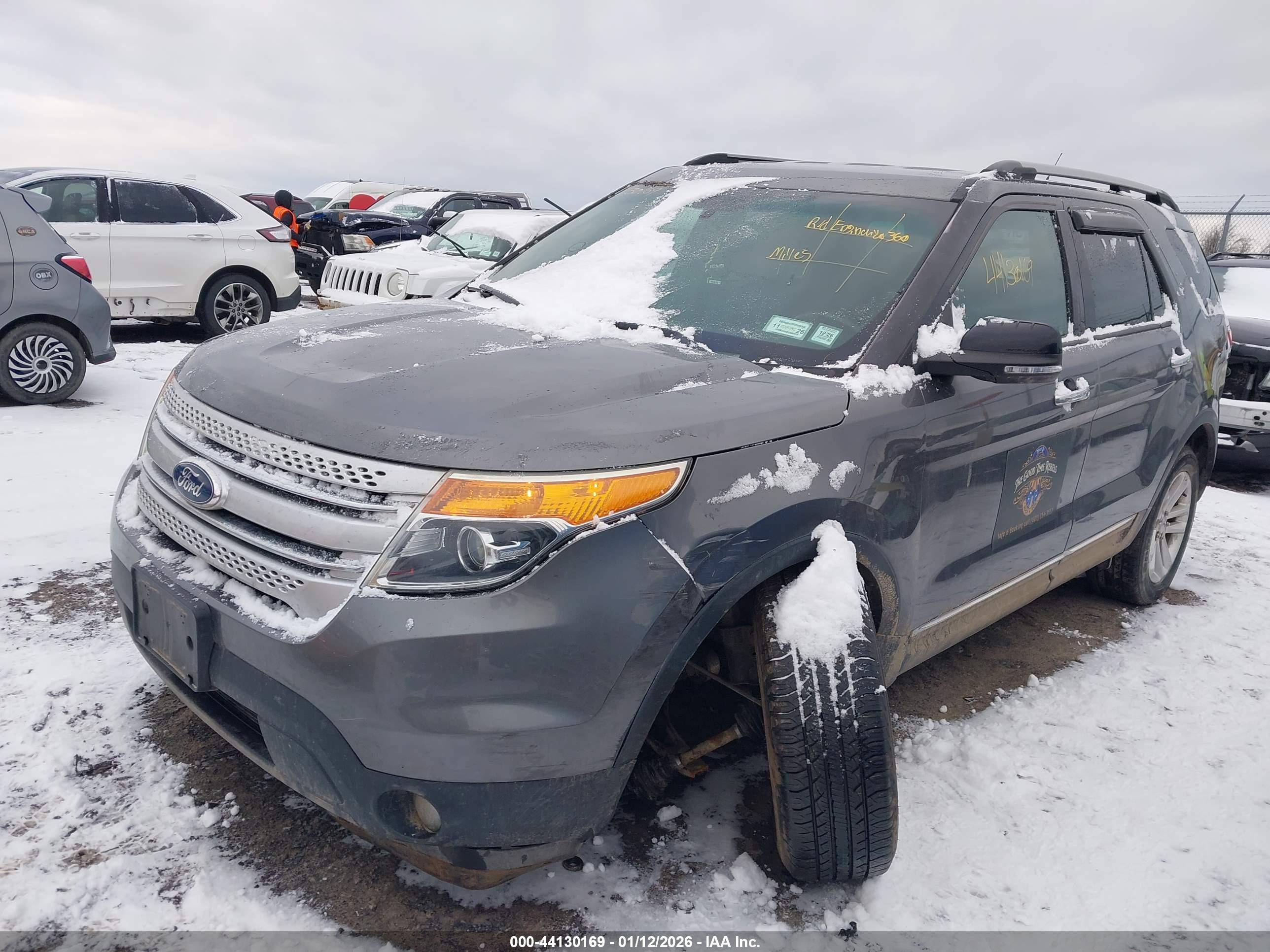 FORD EXPLORER image 2