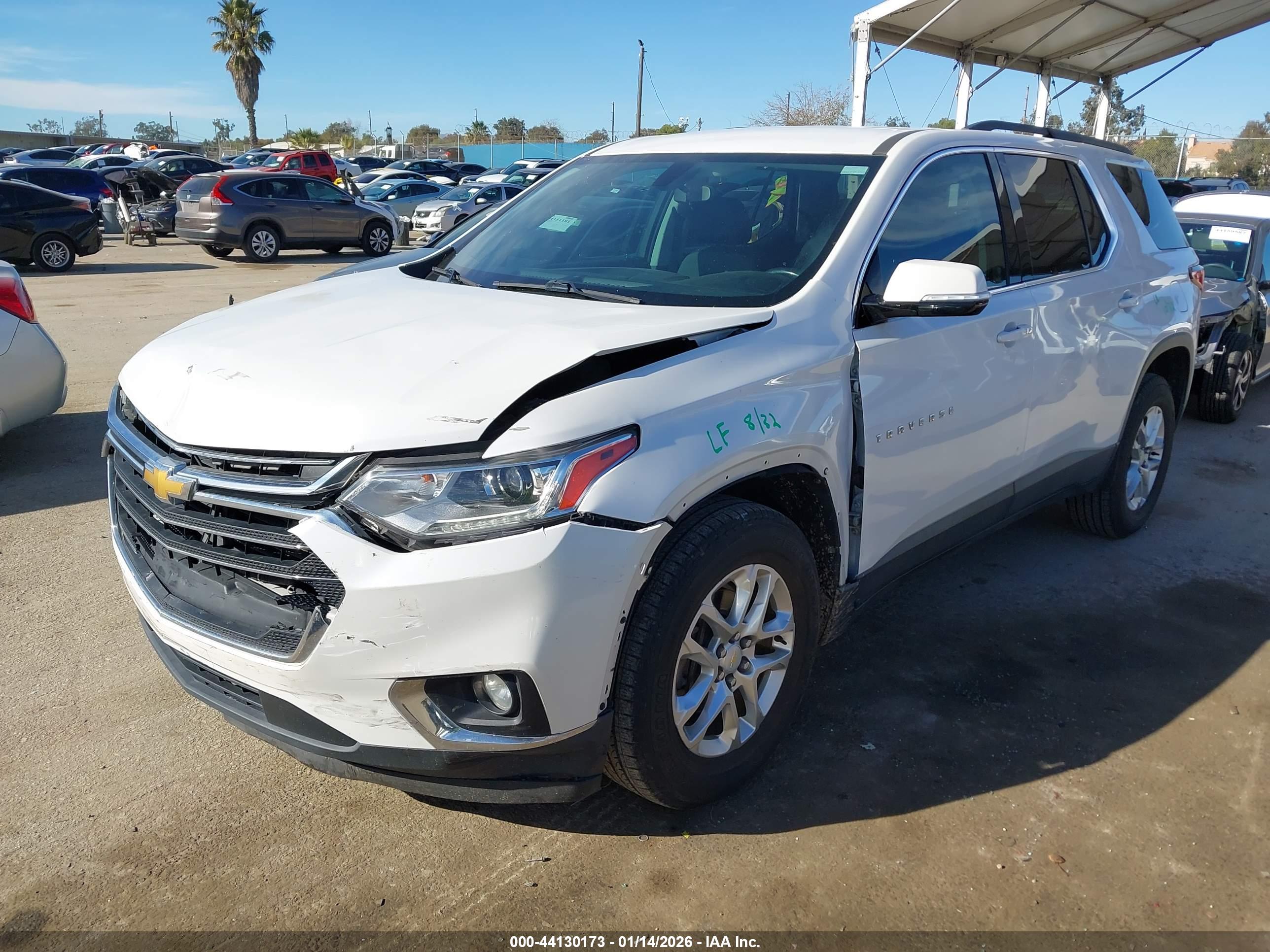 CHEVROLET TRAVERSE image 2