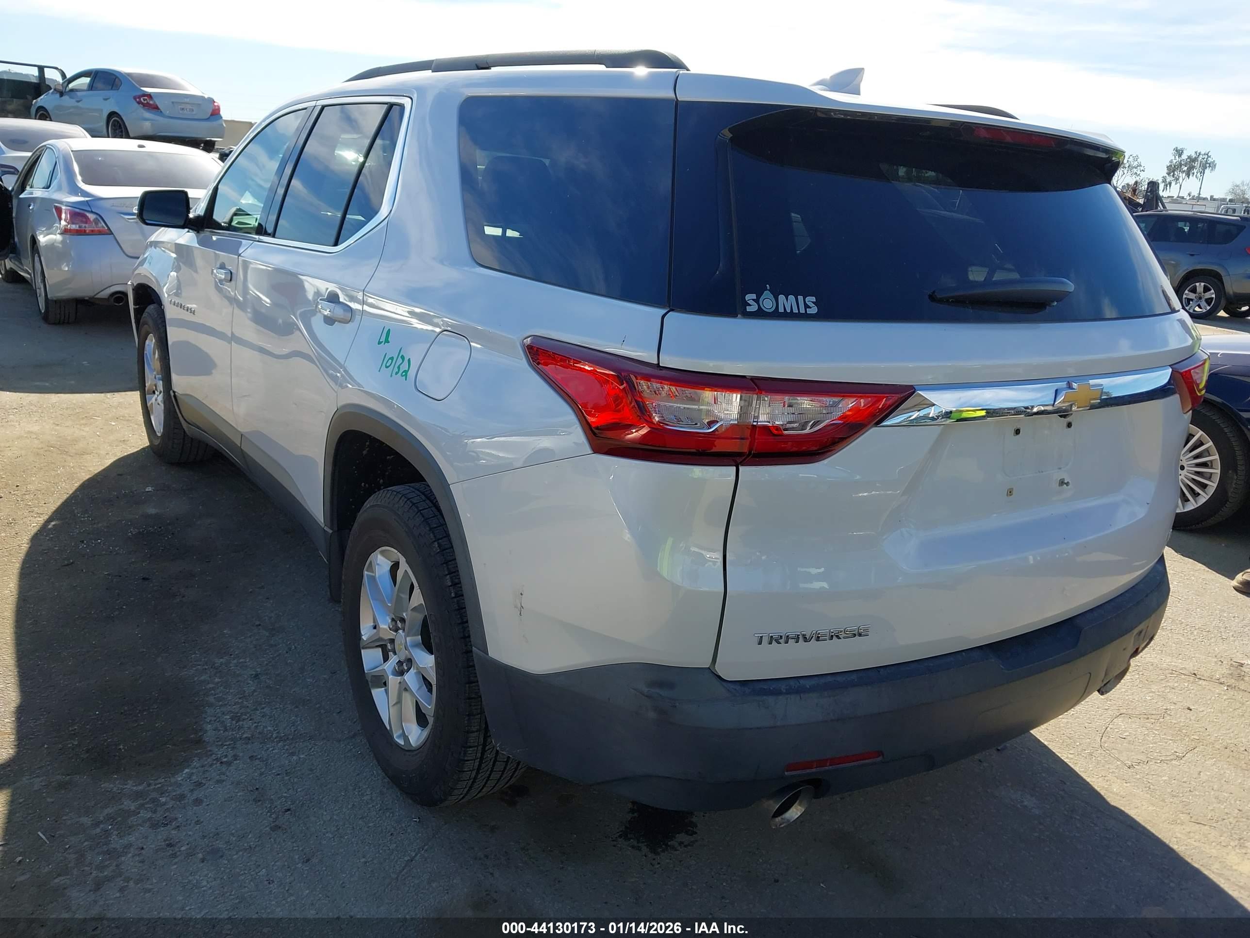CHEVROLET TRAVERSE image 3