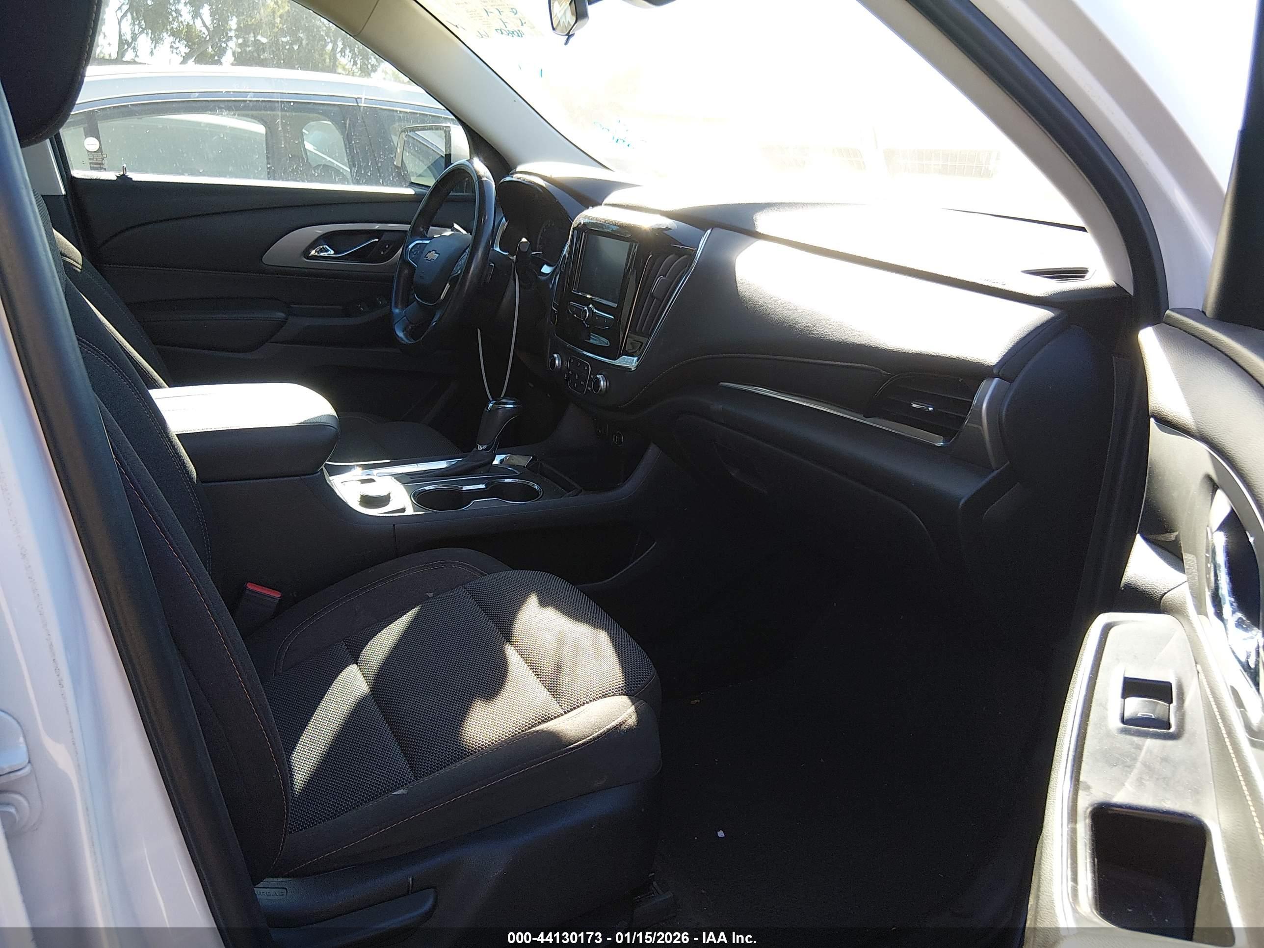 CHEVROLET TRAVERSE image 5