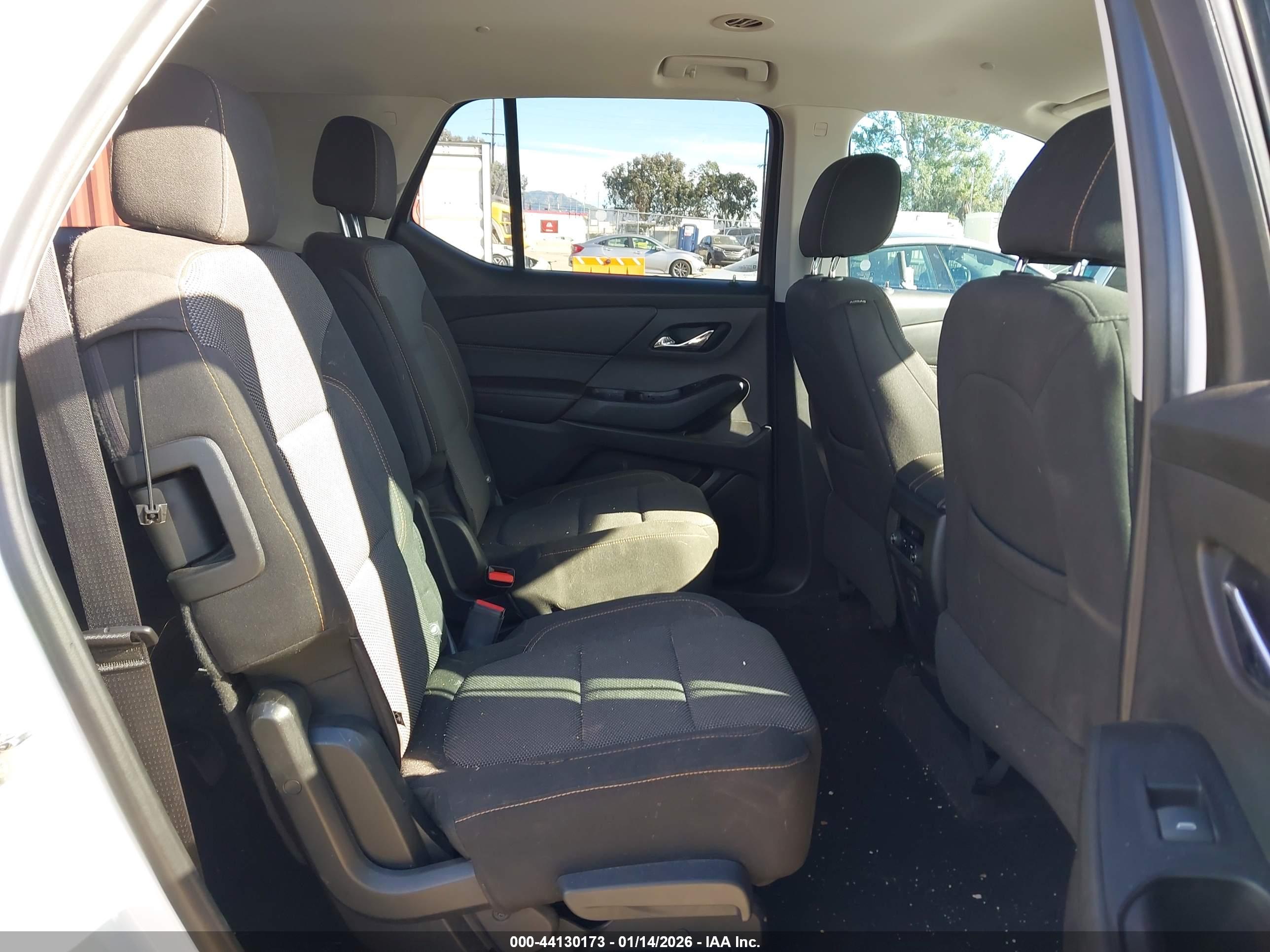 CHEVROLET TRAVERSE image 8
