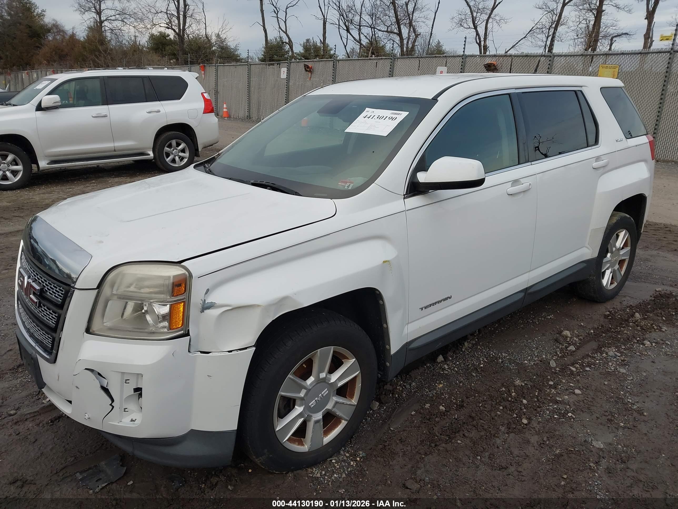 GMC TERRAIN image 2