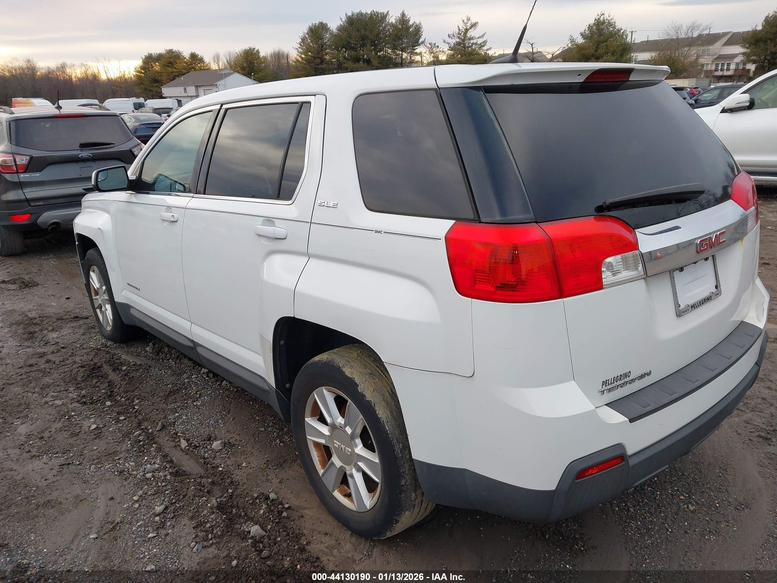 GMC TERRAIN image 3