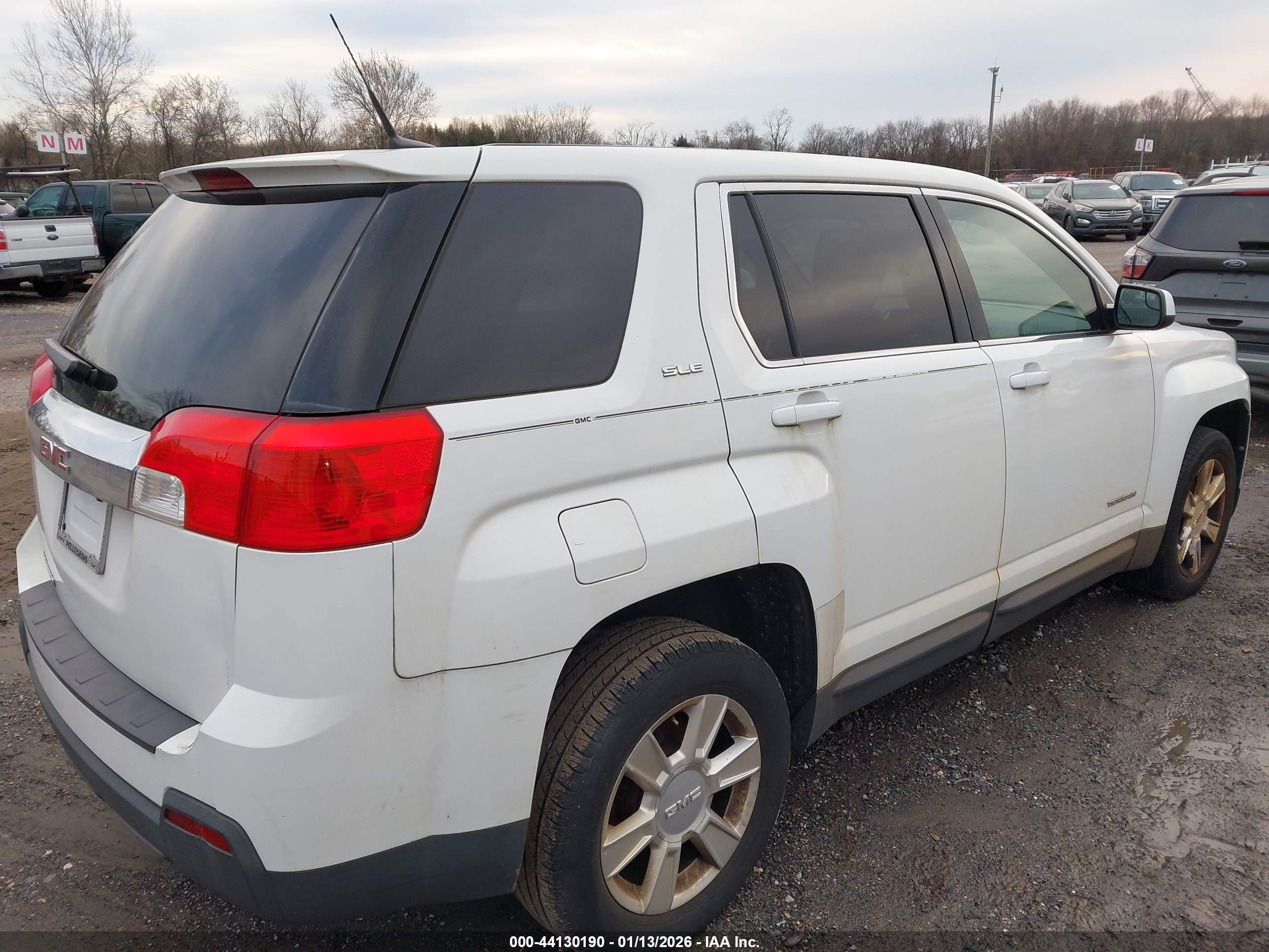 GMC TERRAIN image 4