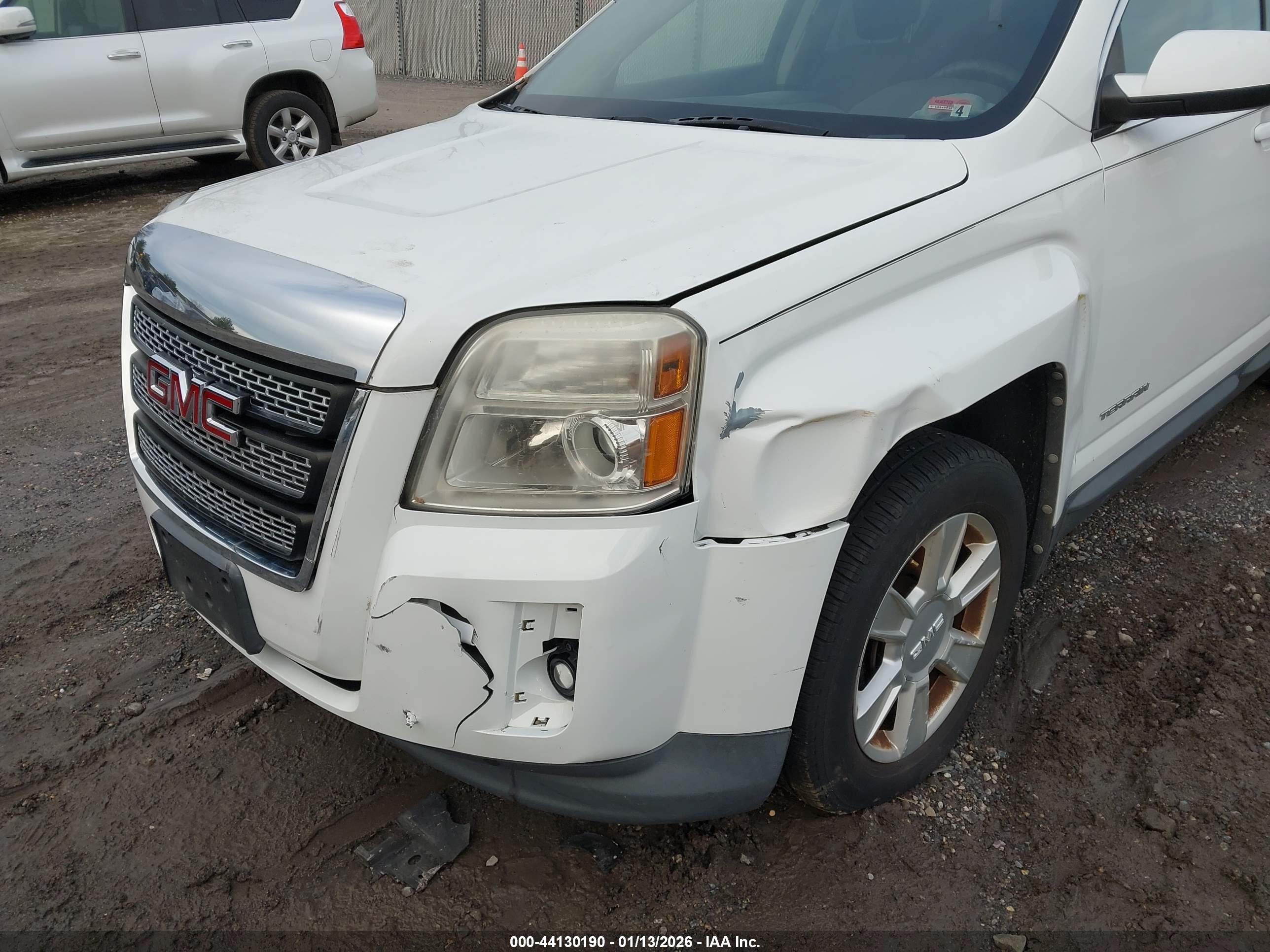 GMC TERRAIN image 6