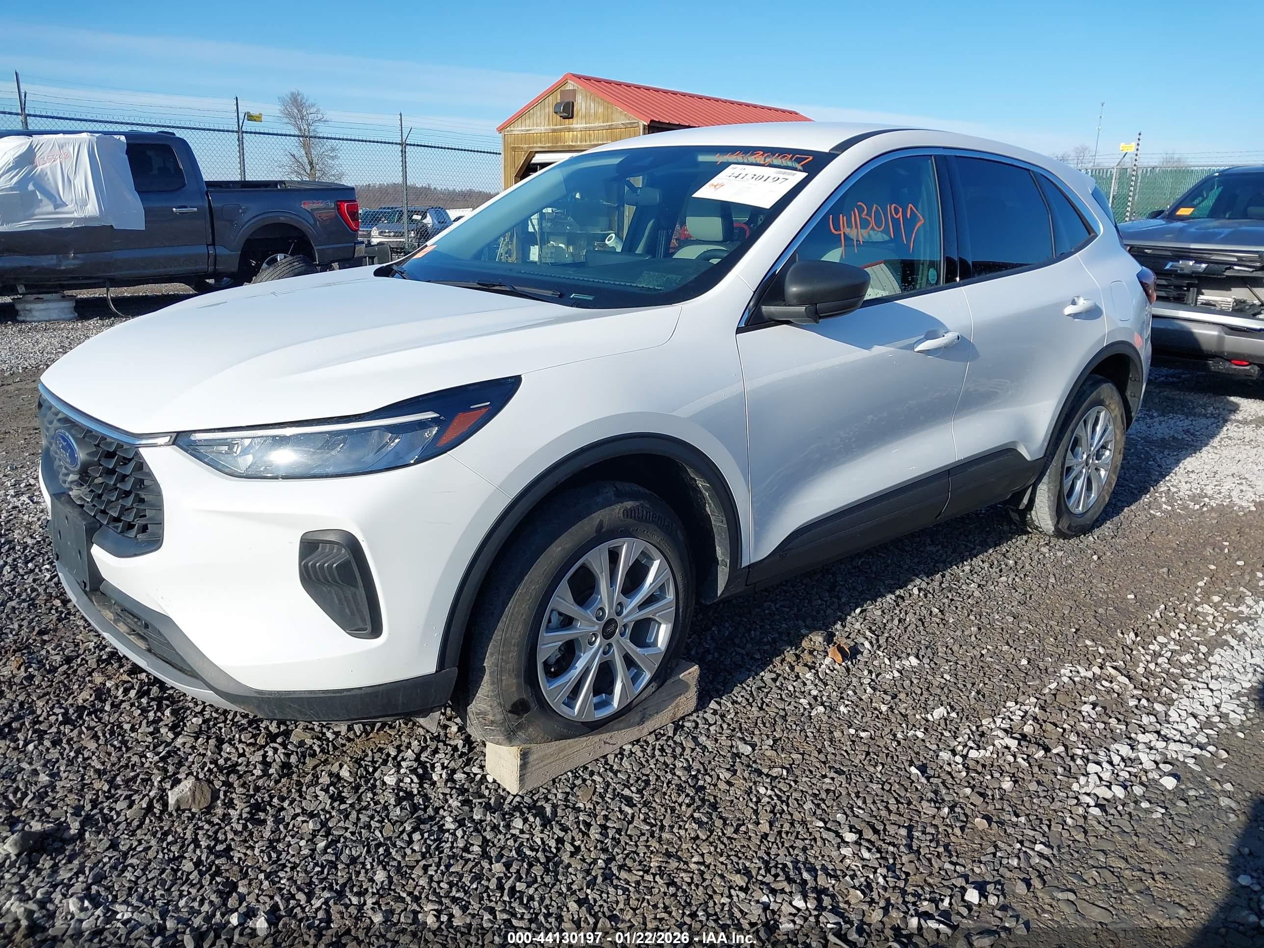 FORD ESCAPE image 2