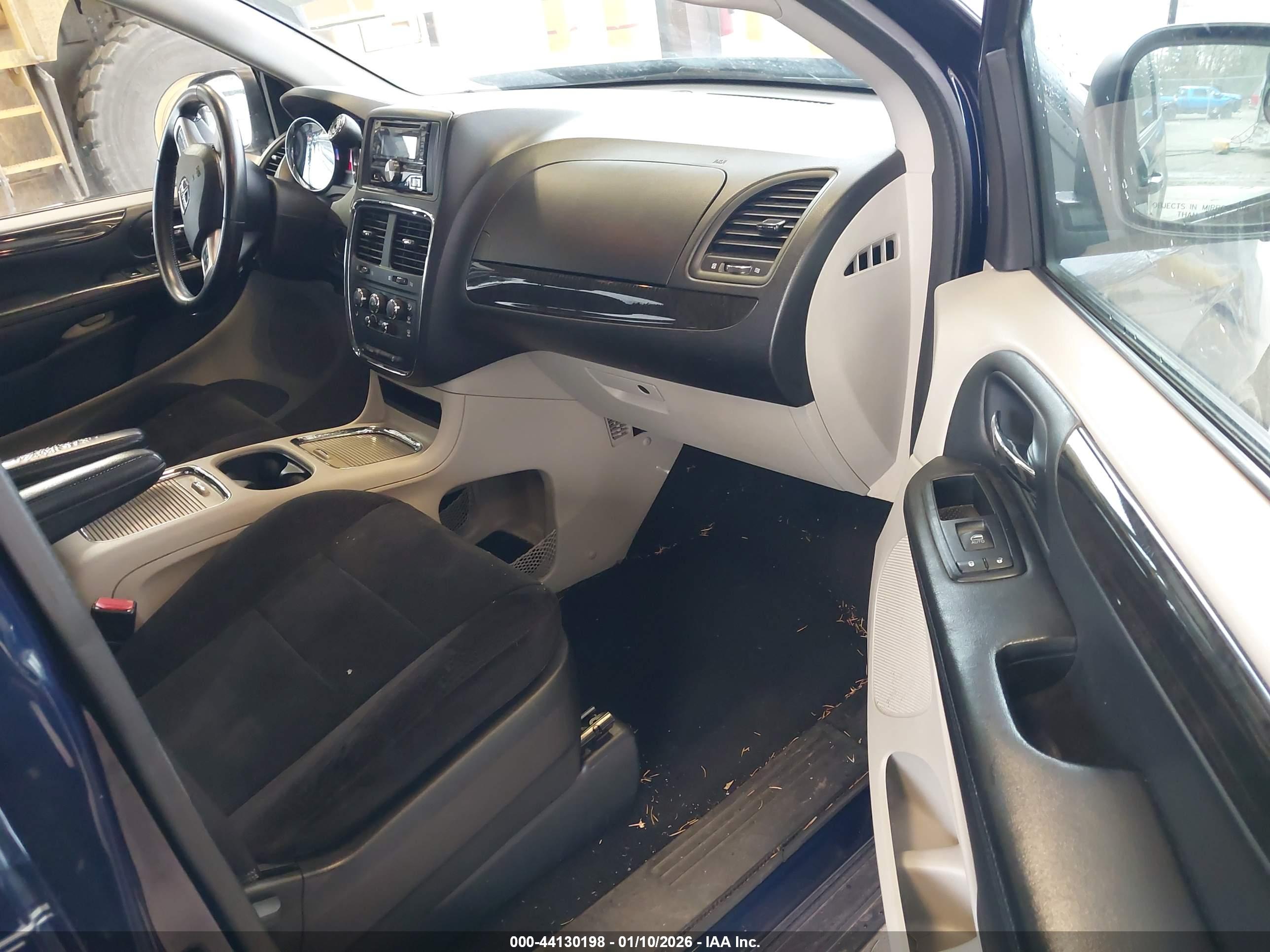 DODGE GRAND image 5