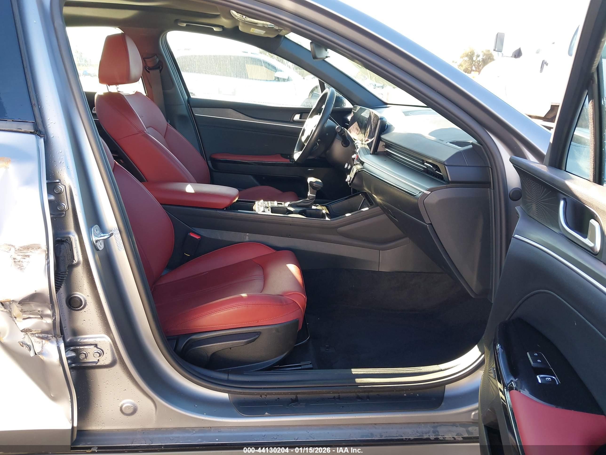 KIA K5 image 5