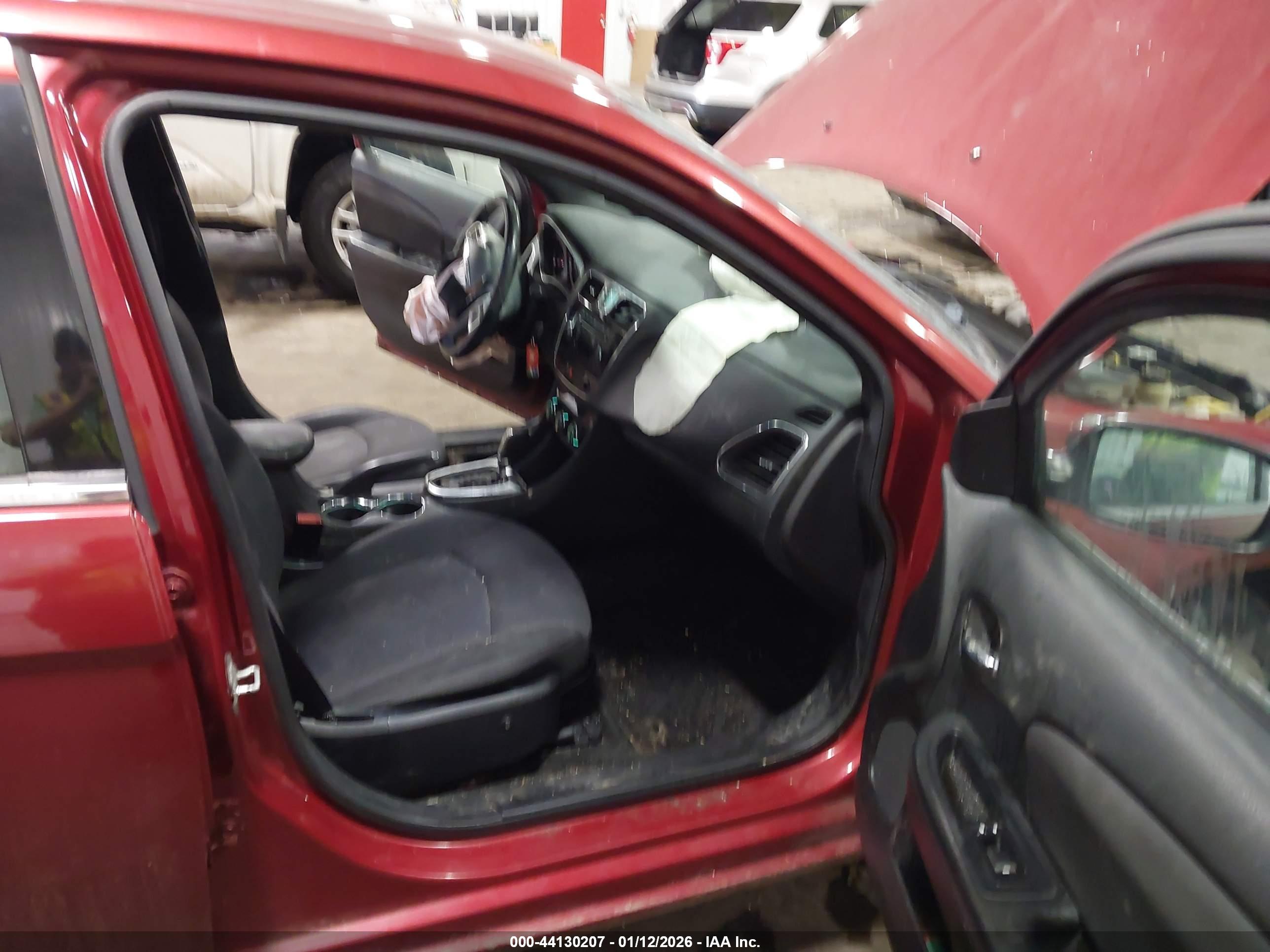CHRYSLER 200 image 5