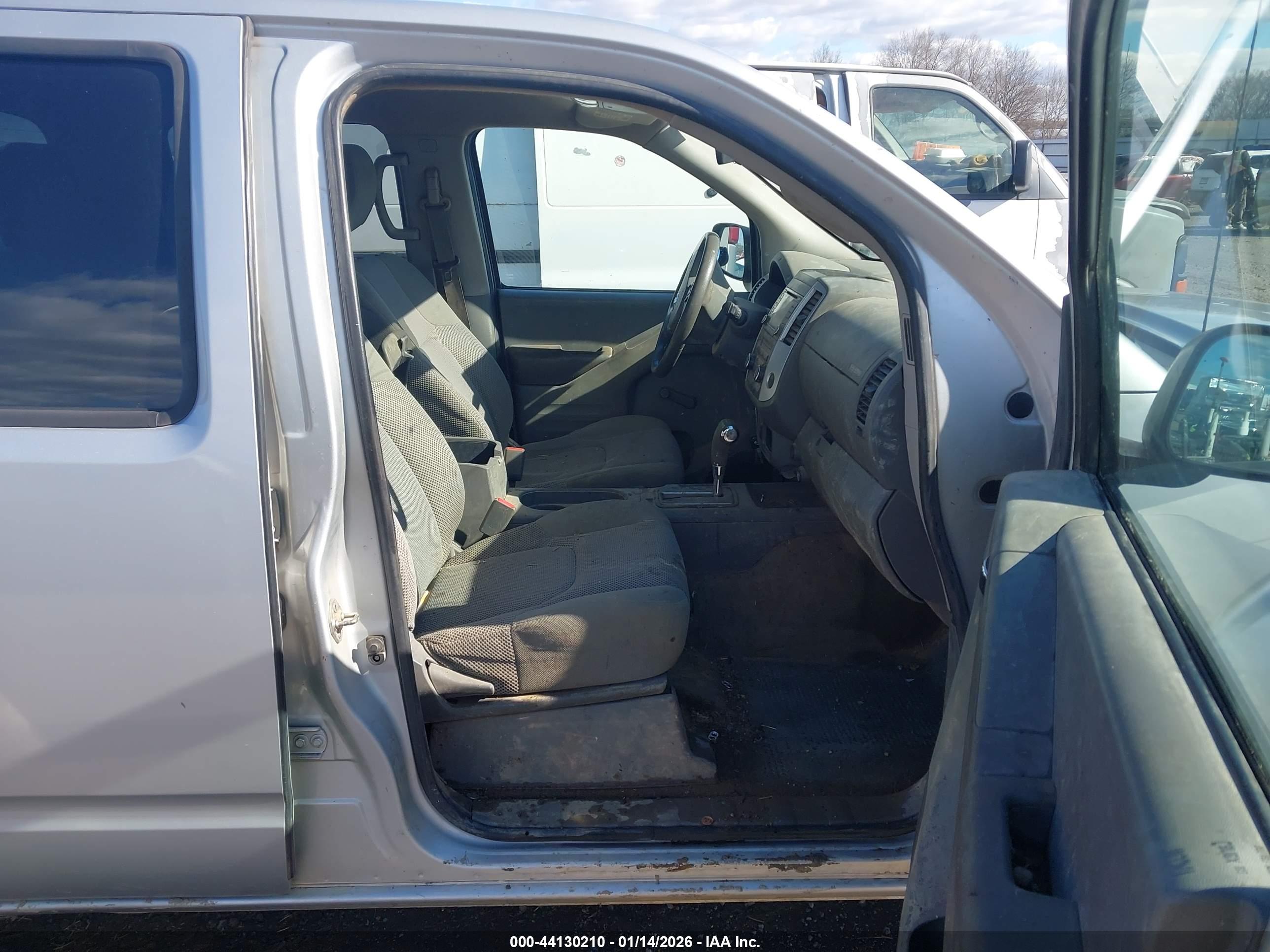 NISSAN FRONTIER image 5
