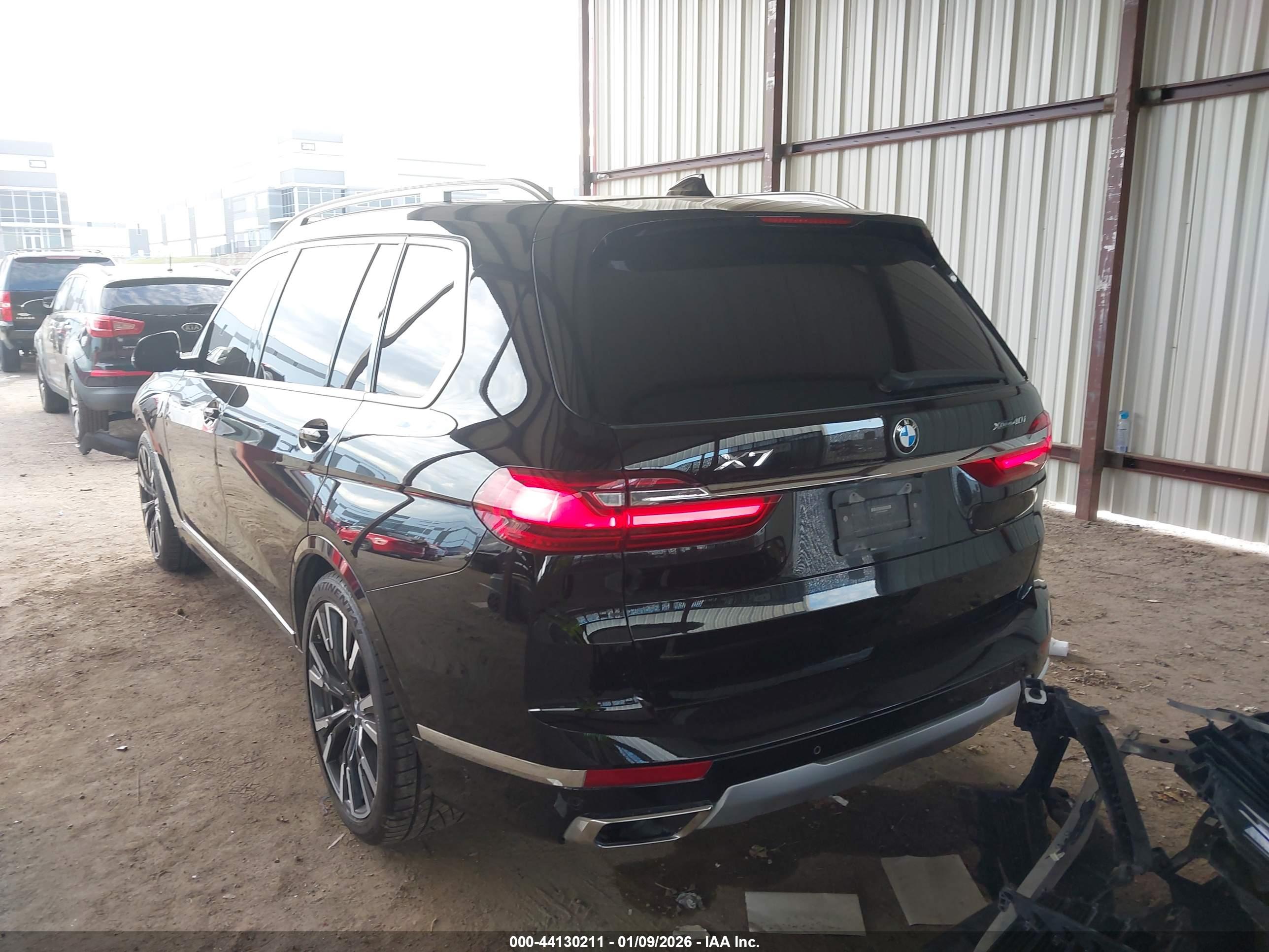 BMW X7 image 3