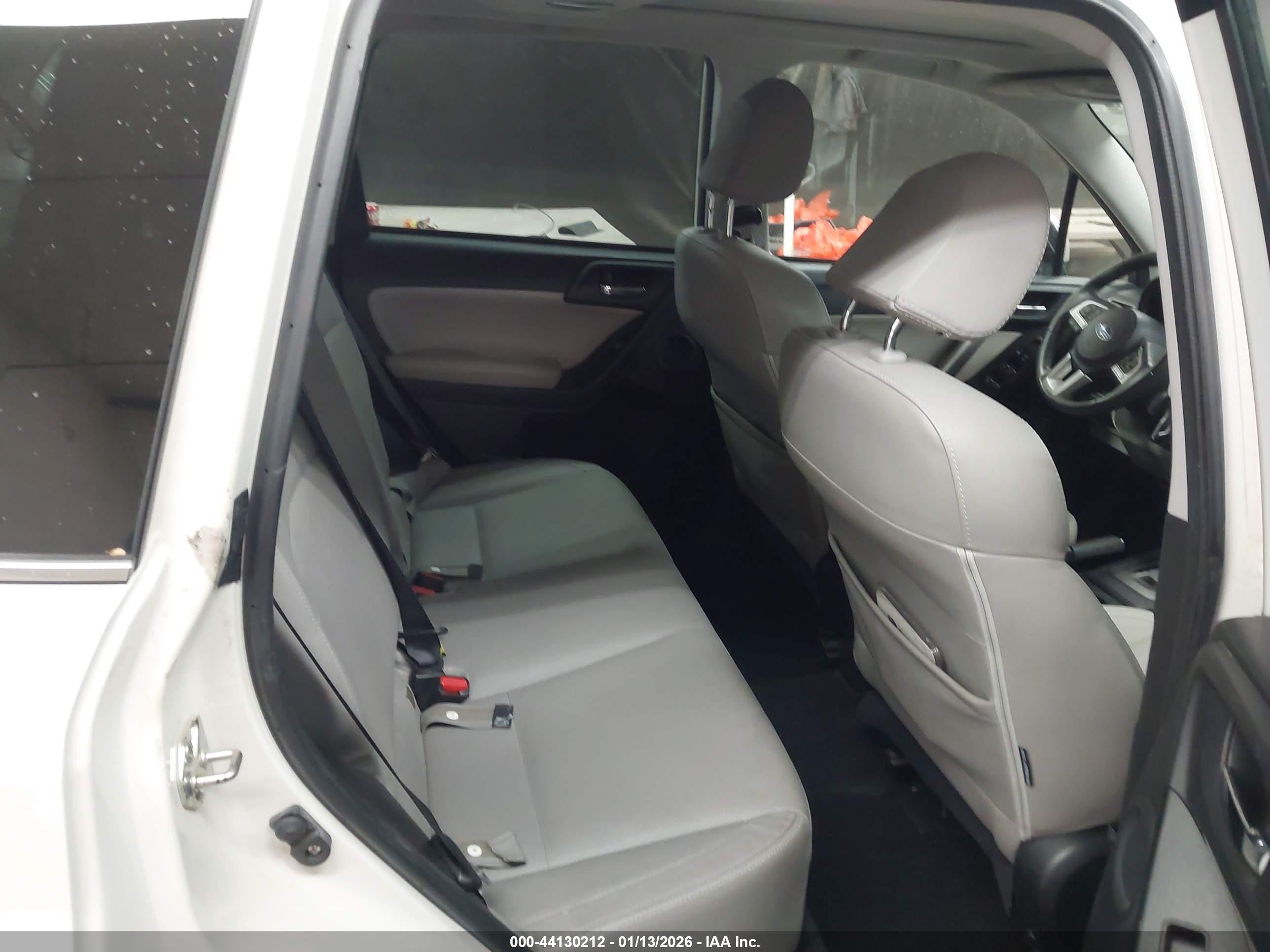 SUBARU FORESTER image 8