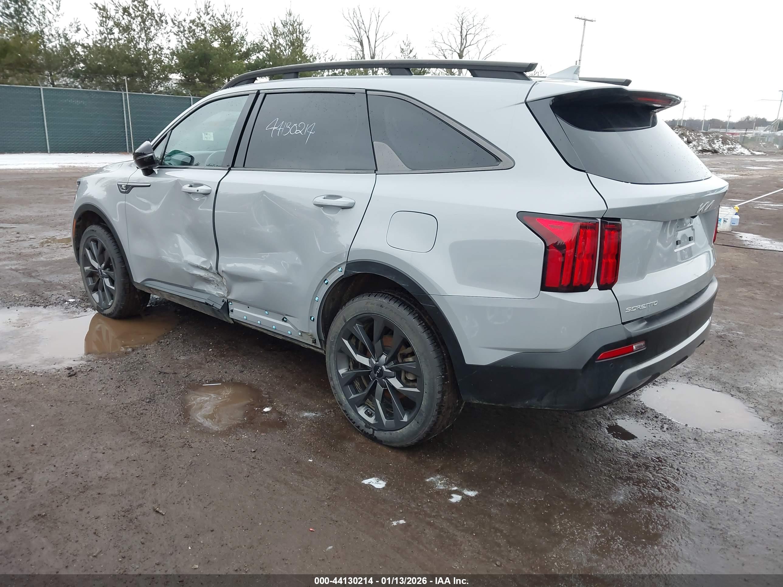 KIA SORENTO image 3