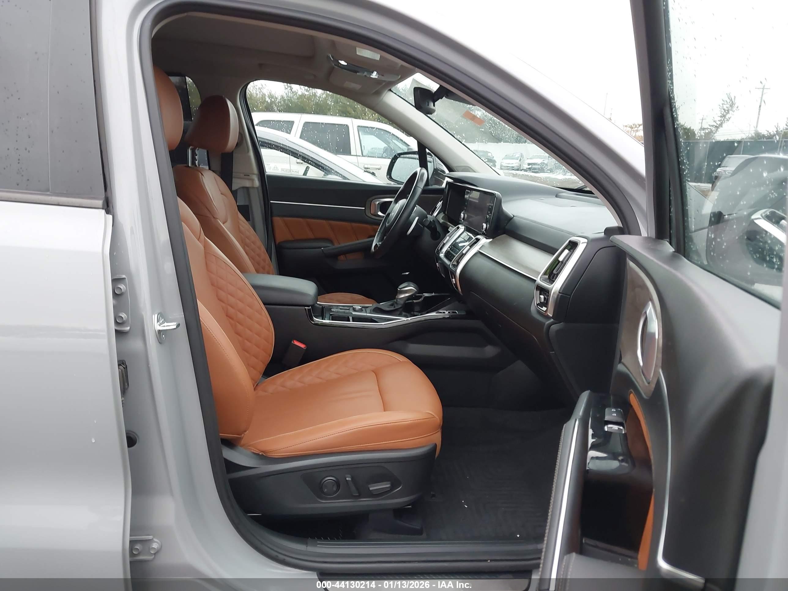 KIA SORENTO image 5