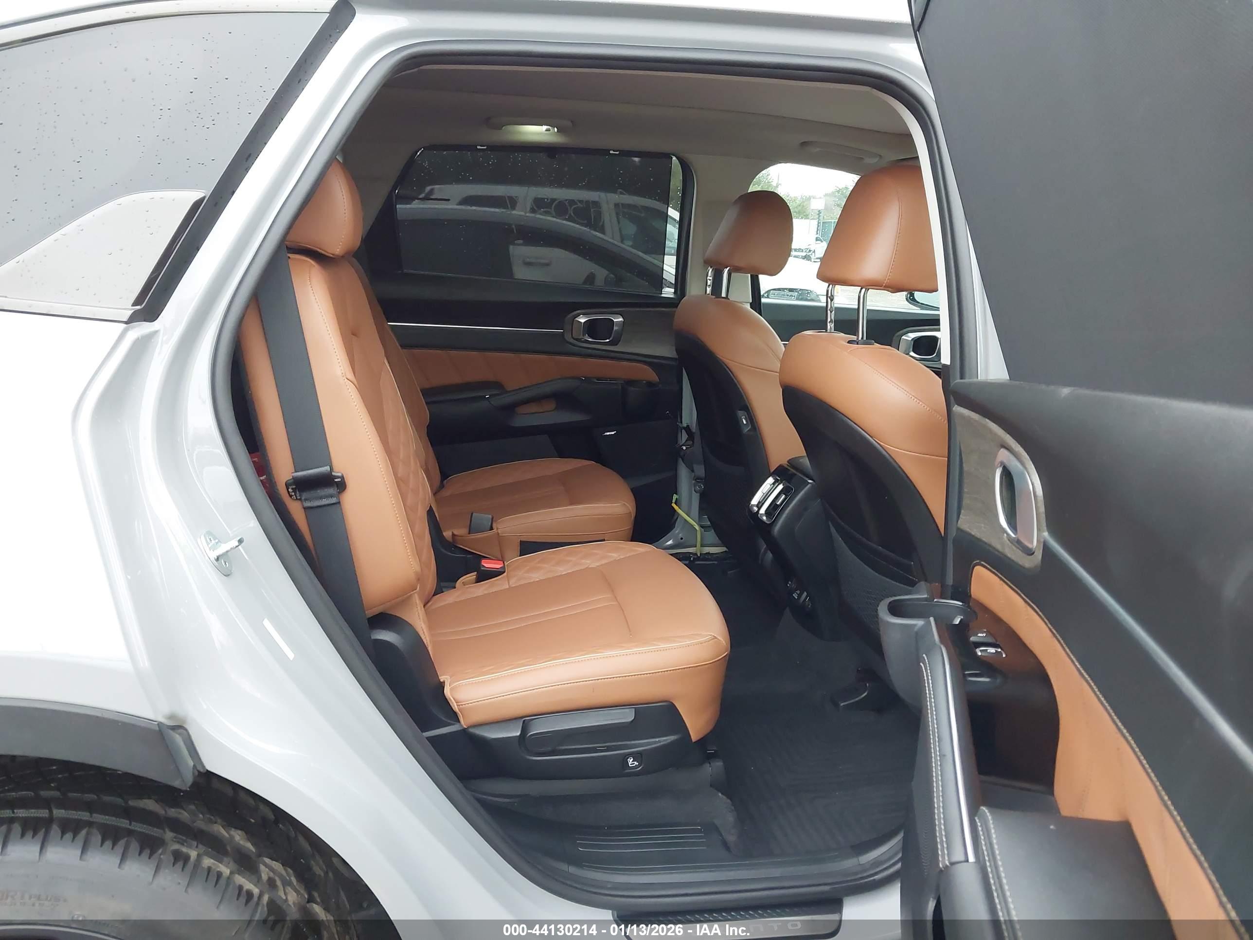 KIA SORENTO image 8