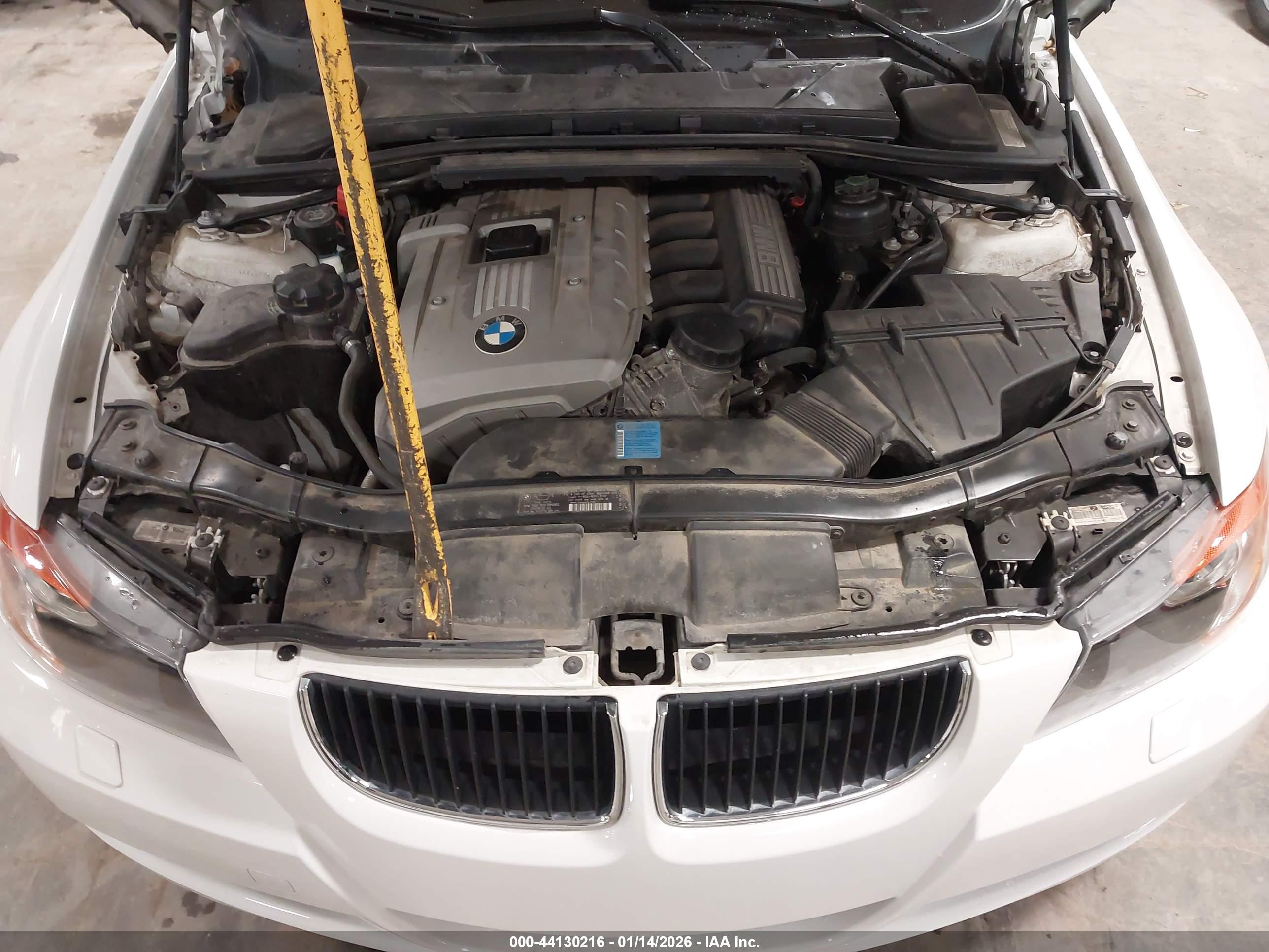 BMW 325XI image 10