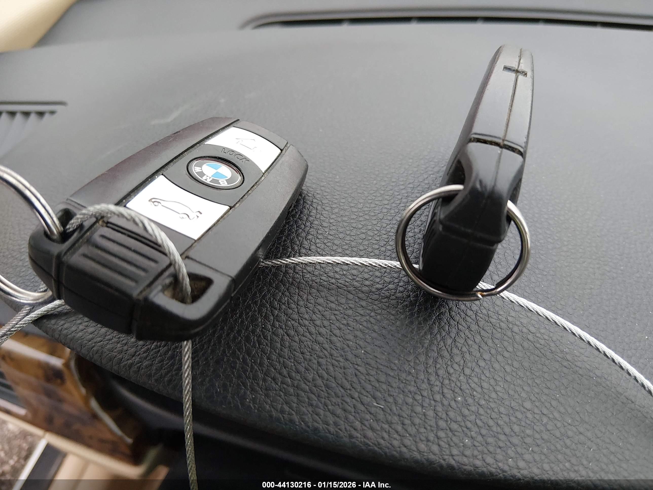 BMW 325XI image 11