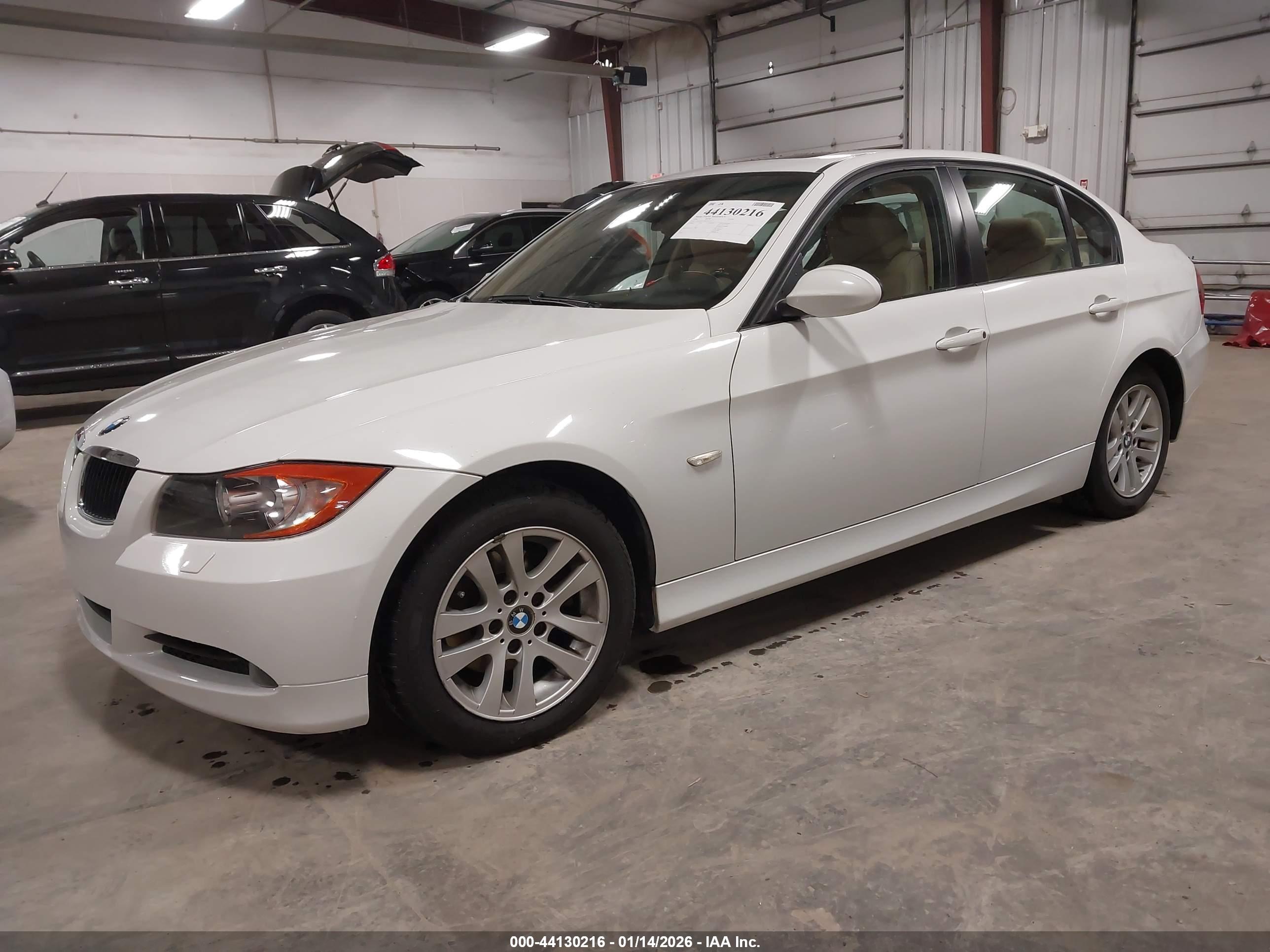 BMW 325XI image 2