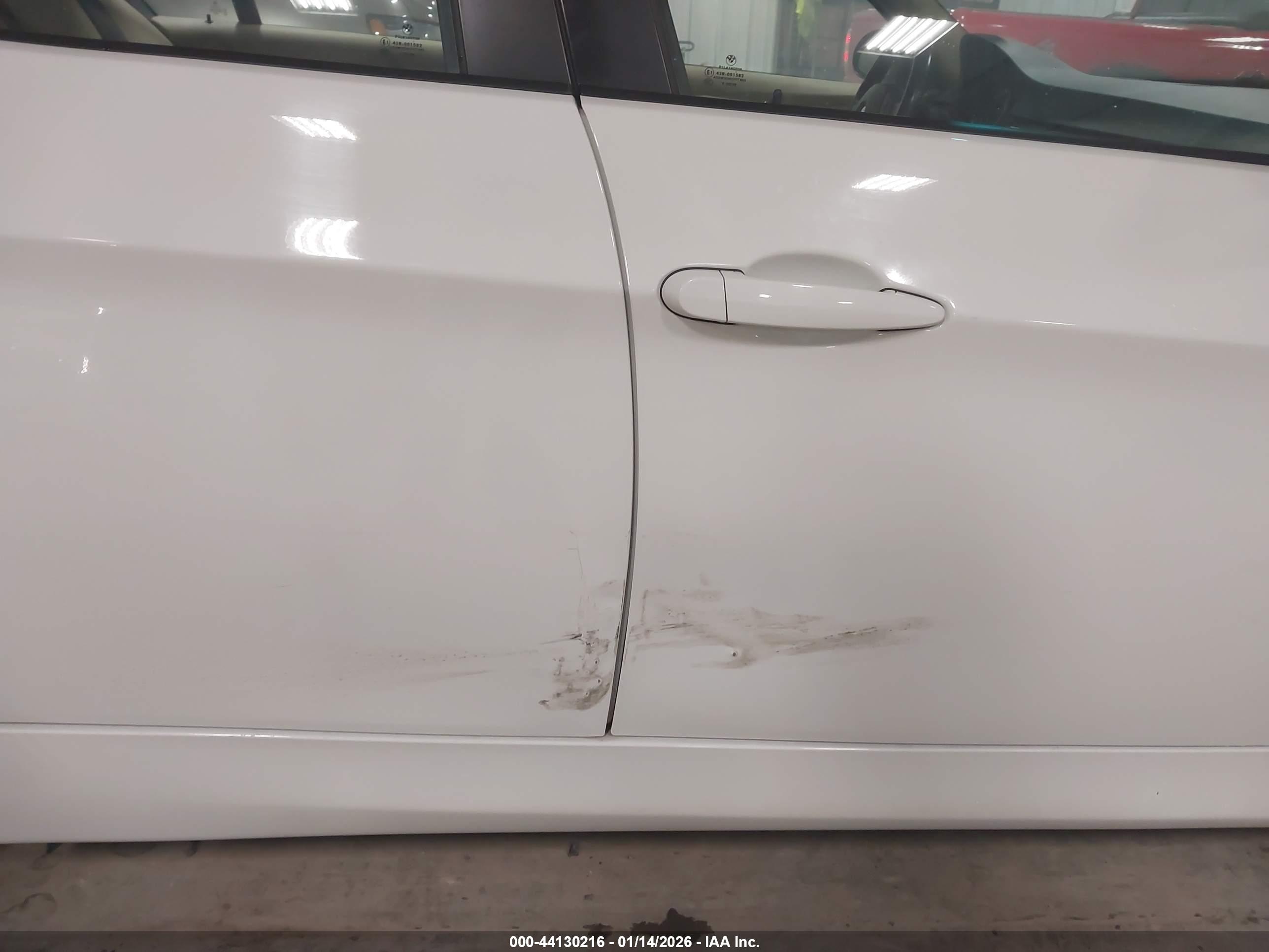 BMW 325XI image 6