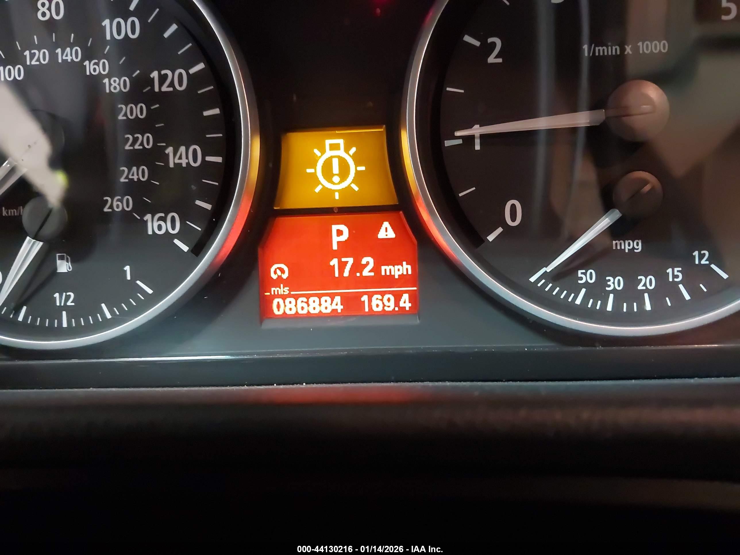 BMW 325XI image 7