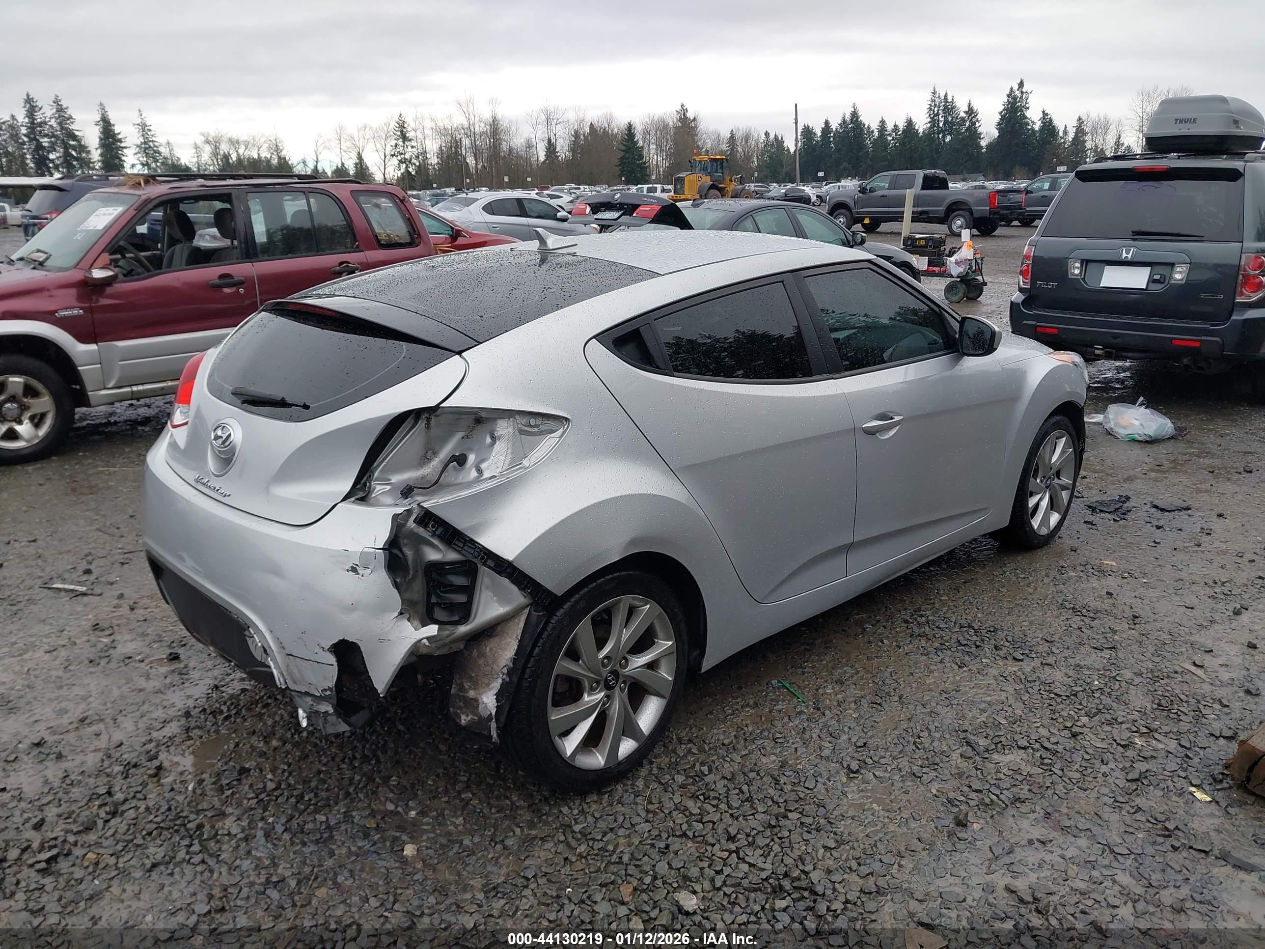HYUNDAI VELOSTER image 4