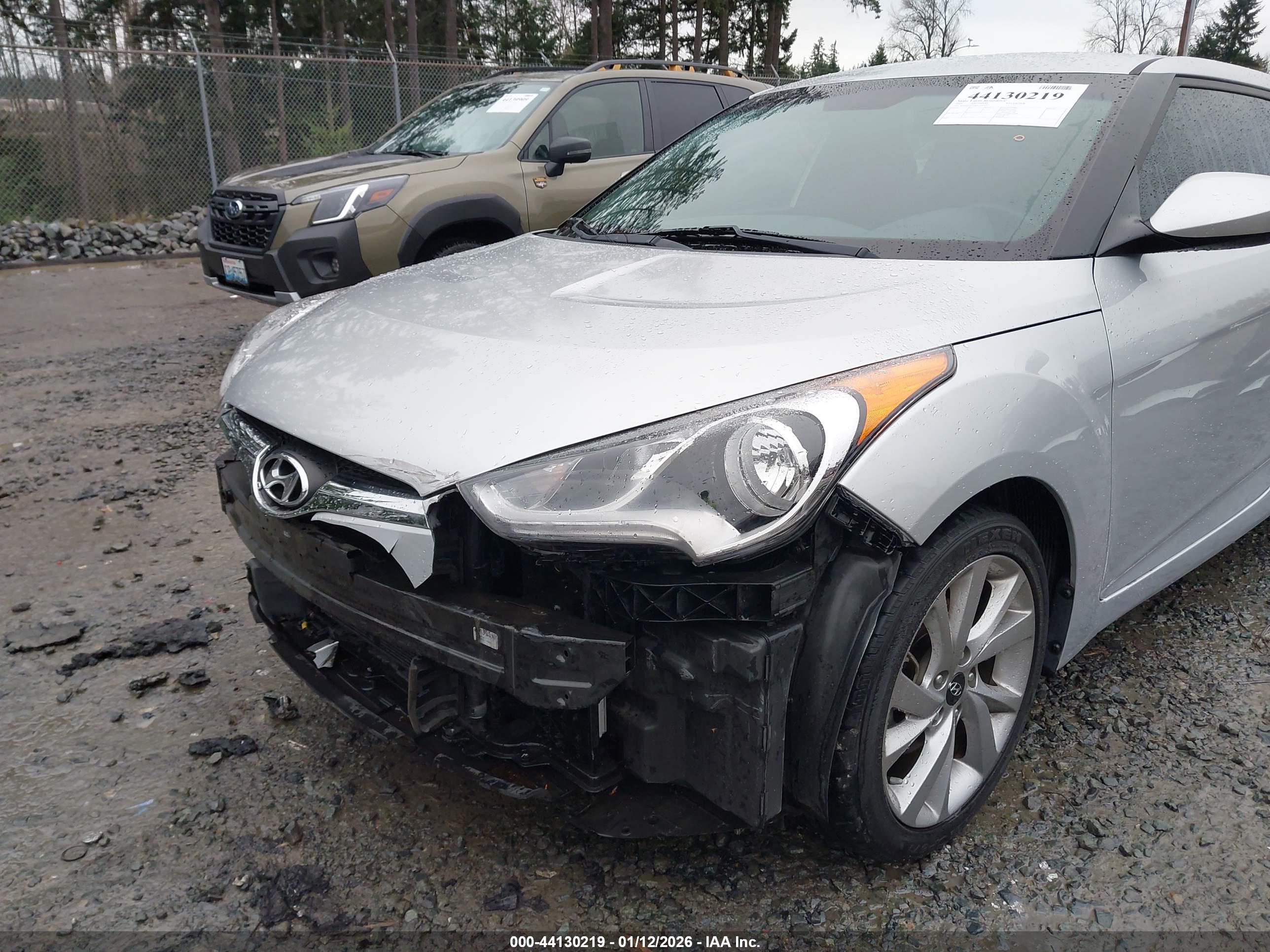 HYUNDAI VELOSTER image 6