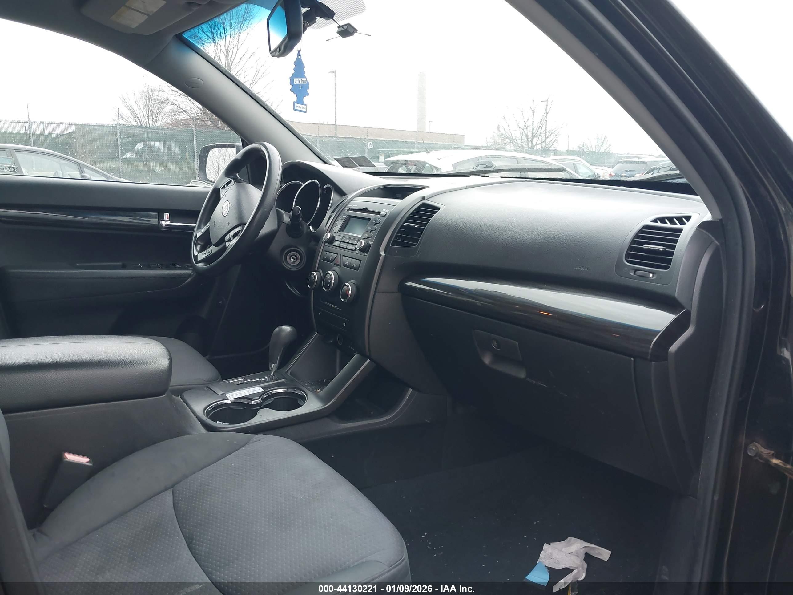 KIA SORENTO image 5